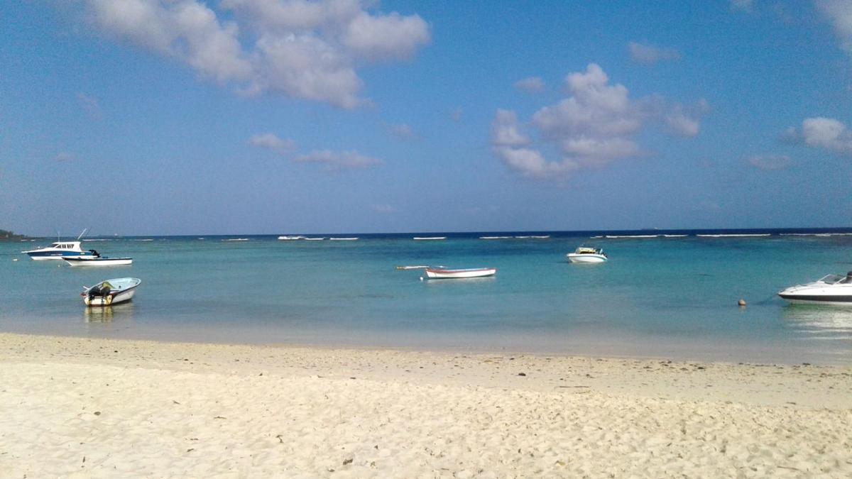 3 bedrooms appartement at Trou aux Biches 250 m away from the beach with sea view garden and wifi