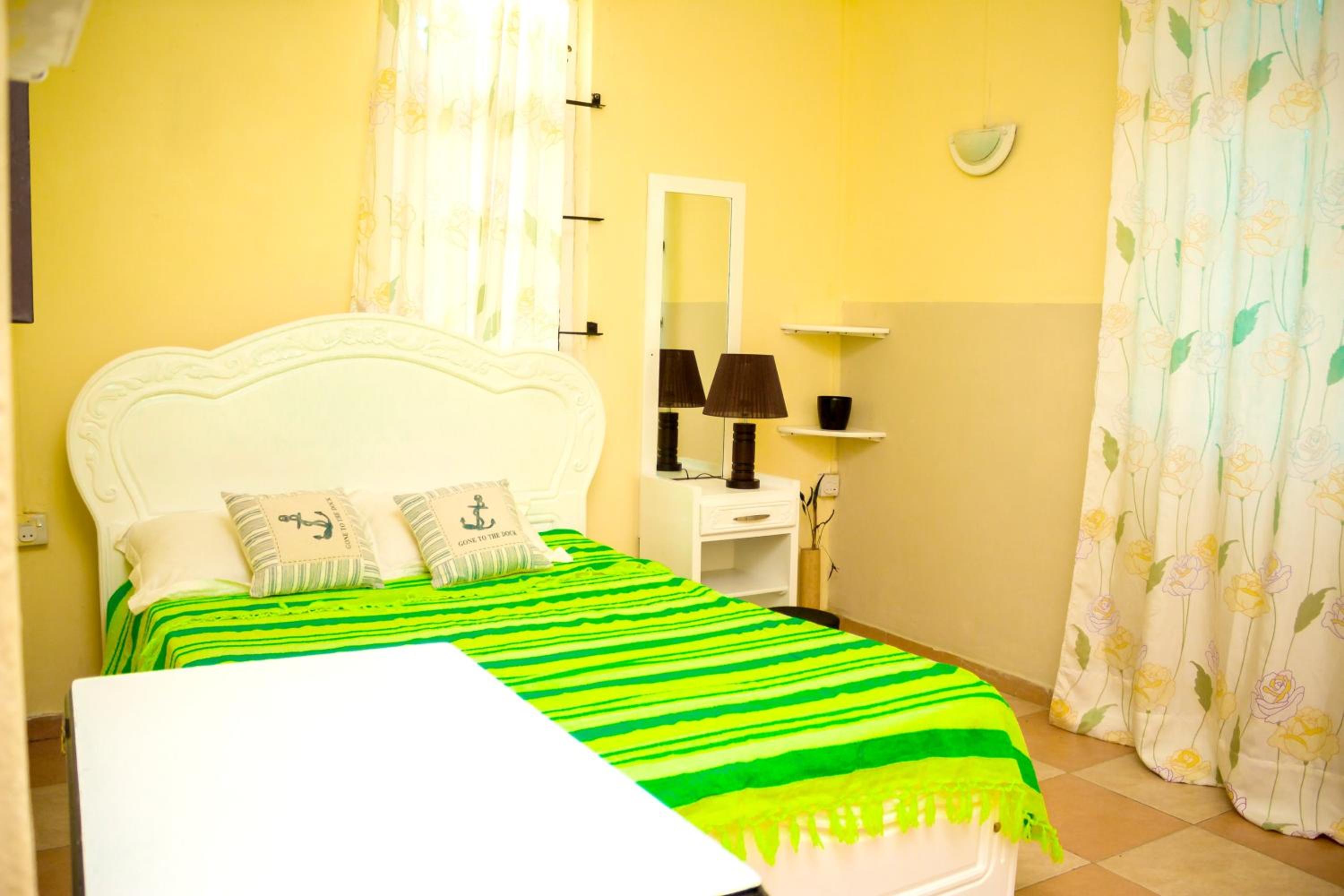Spacious apartment in Pereybere, 100 m² with shared pool