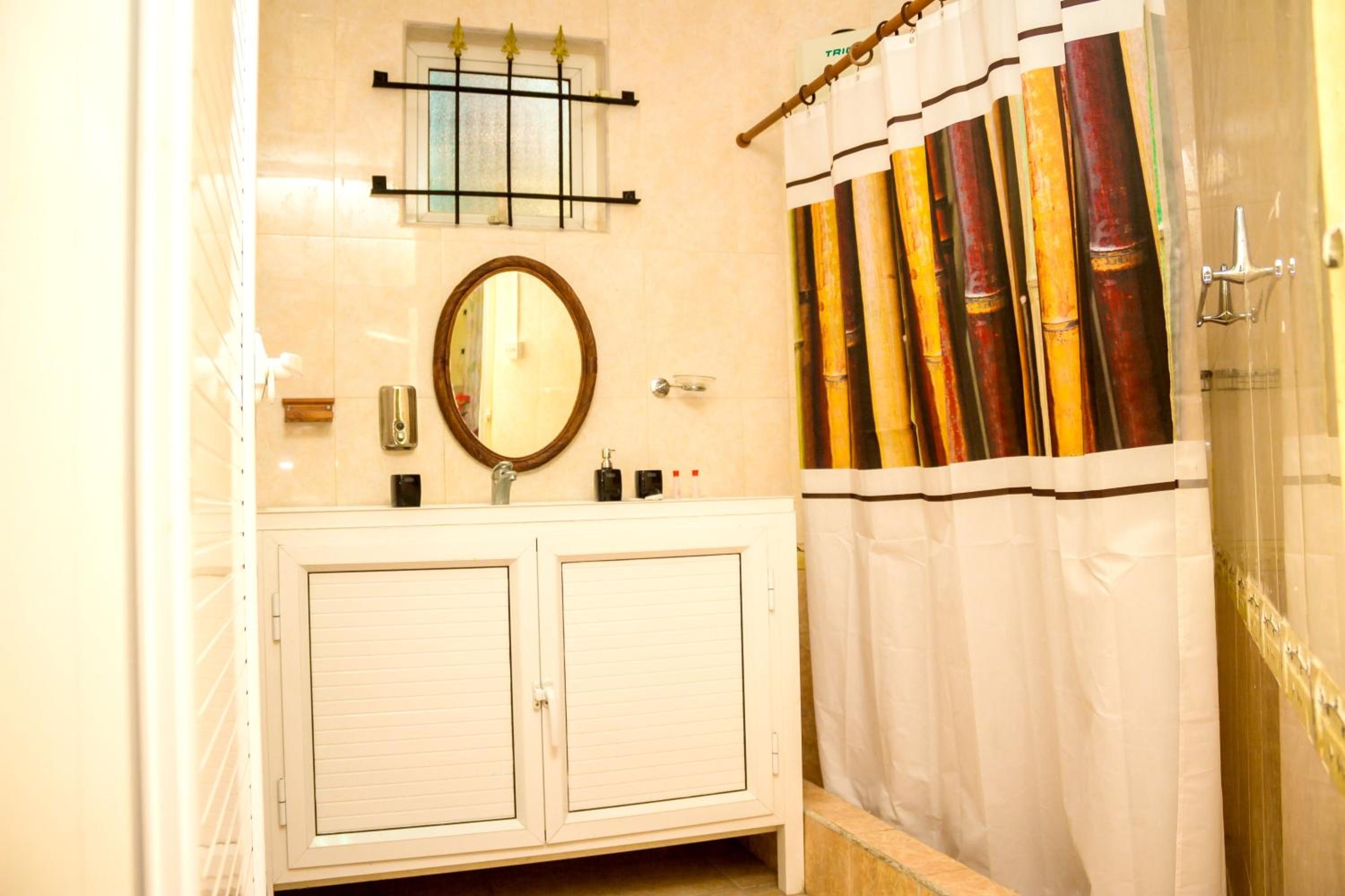 Spacious apartment in Pereybere, 100 m² with shared pool