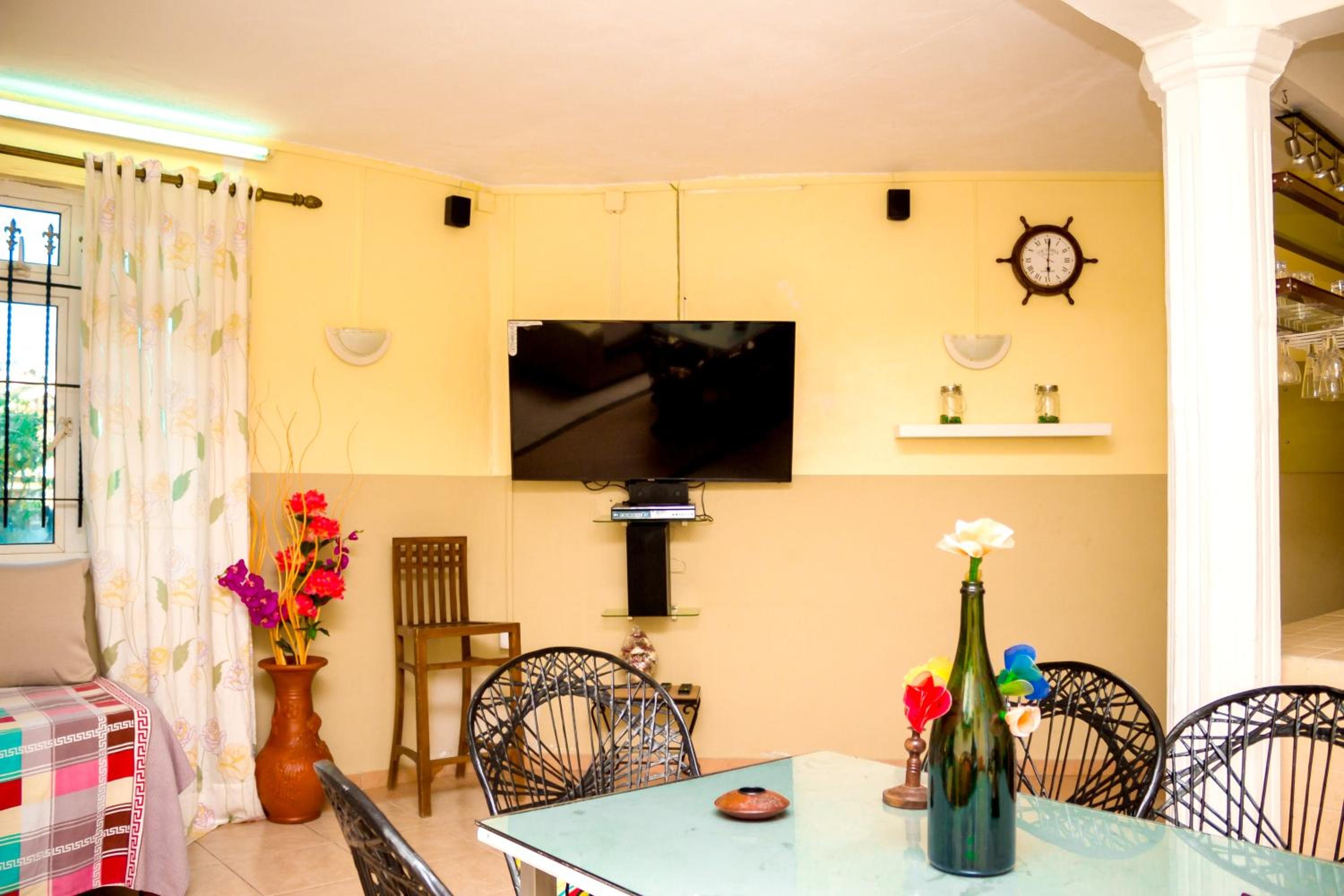 Spacious apartment in Pereybere, 100 m² with shared pool