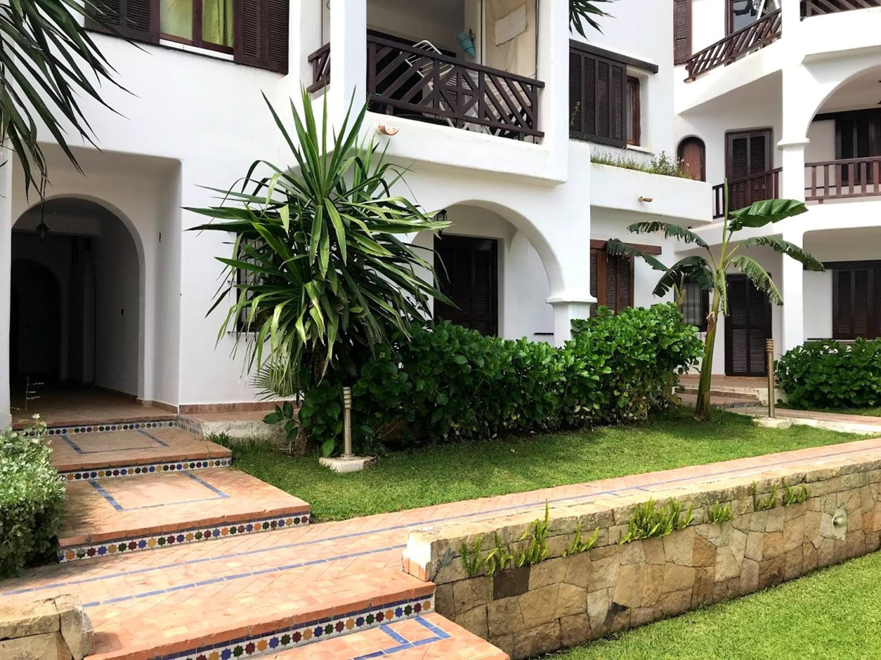 Spacious apartment with terrace in Cabo Negro, 70 m² + Pool view 2