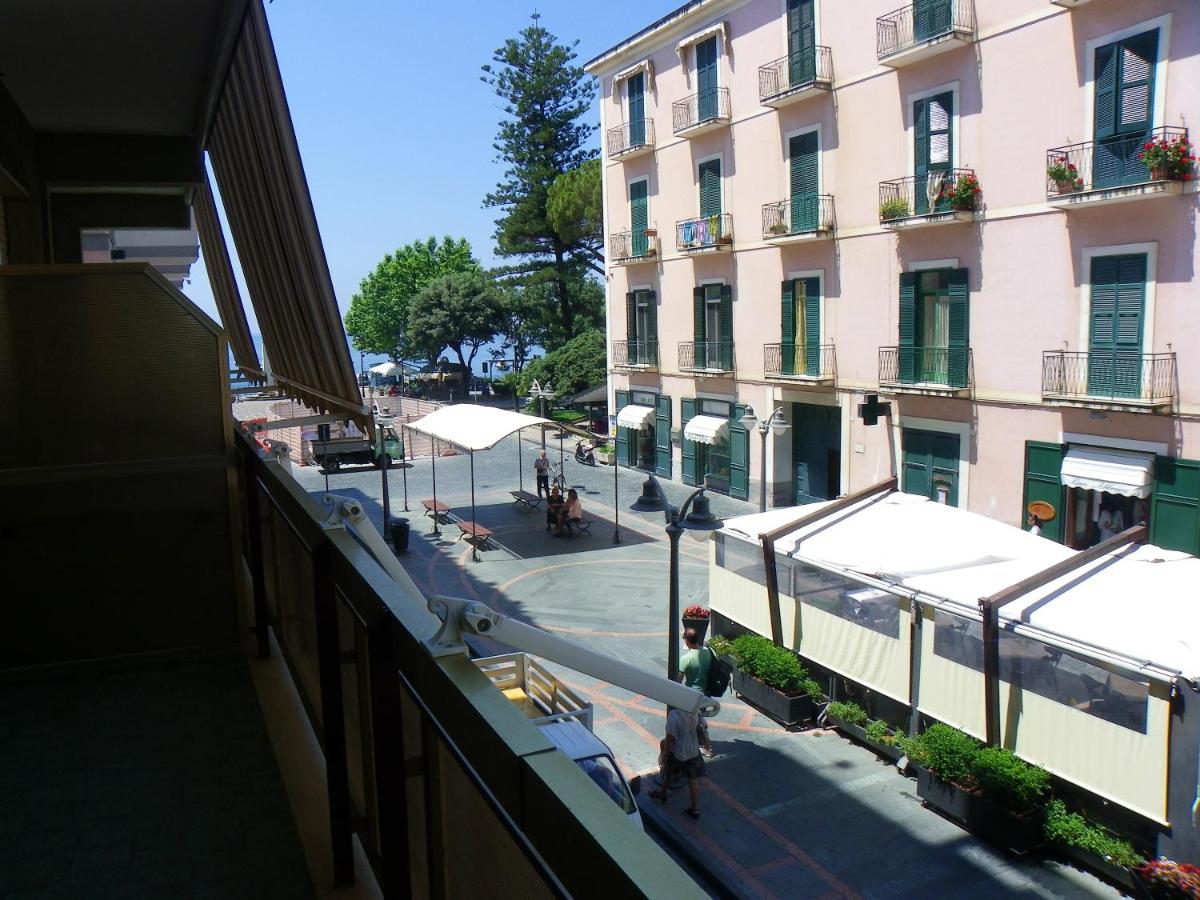 One bedroom house at Maiori 500 m away from the beach with city view and balcony