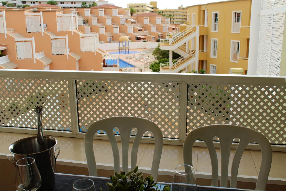 One bedroom appartement with shared pool furnished terrace and wifi at Costa Adeje view 3