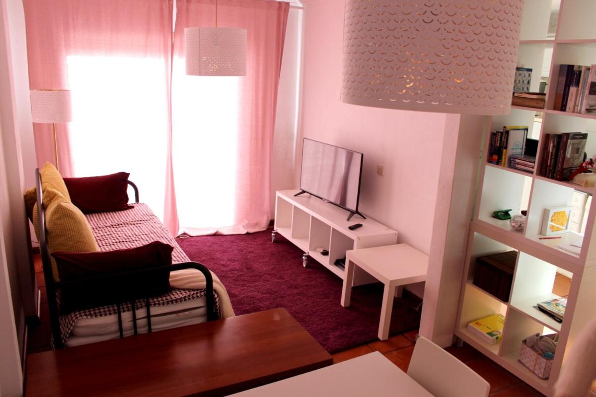 One bedroom appartement with jacuzzi furnished terrace and wifi at Porto 2 km away from the beach view 2