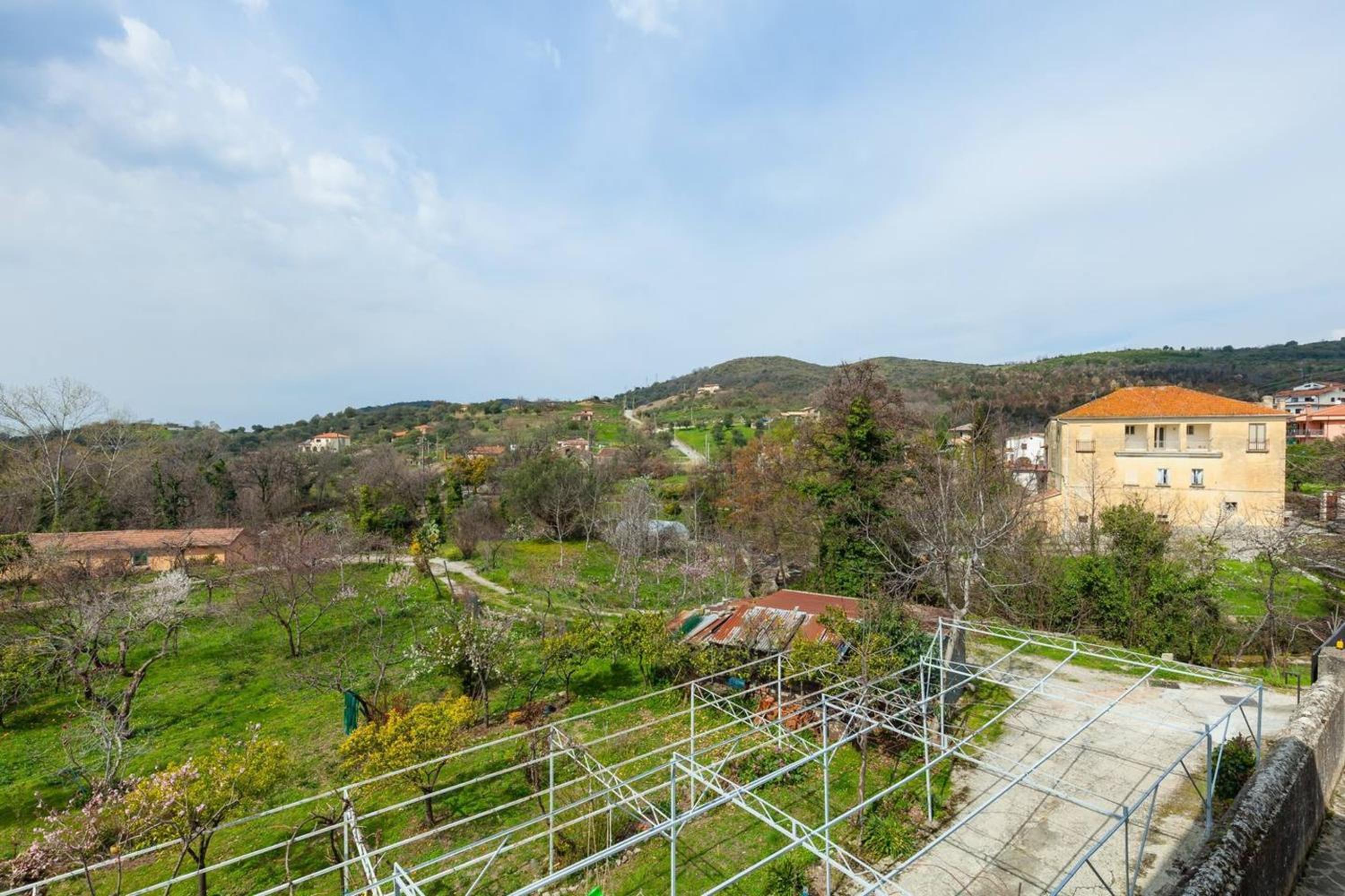 Spacious apartment in Ceraso with mountain view photo 4