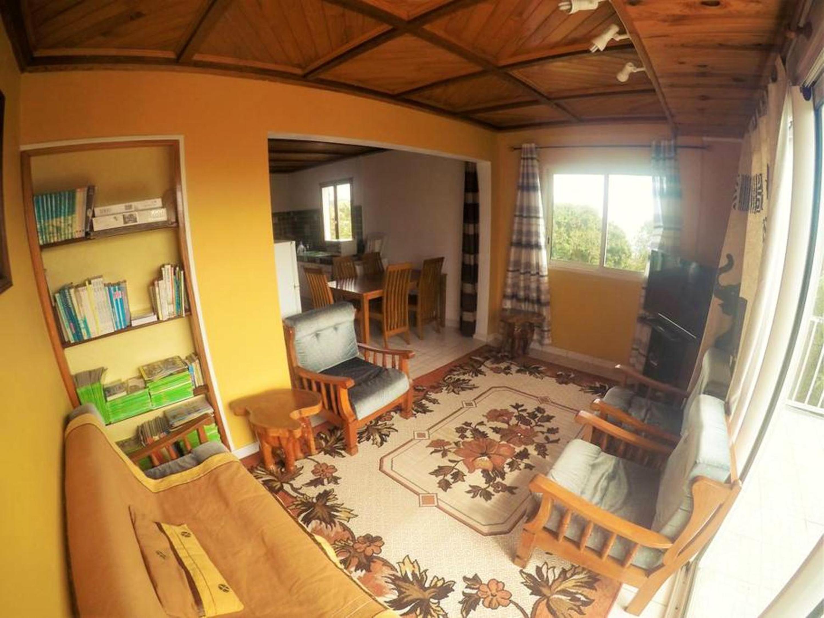 Appartement cosy au Tampon de 90 m² avec jardin relaxant view 3