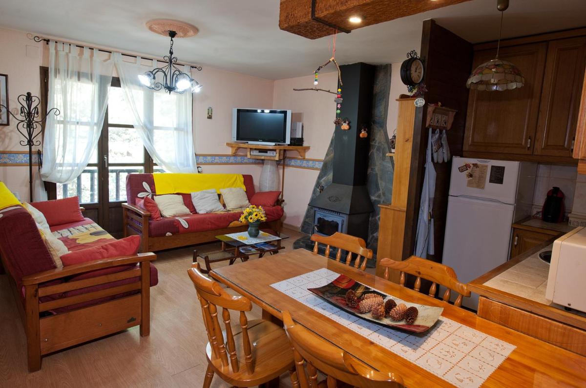 One bedroom appartement with enclosed garden and wifi at Espot view 2