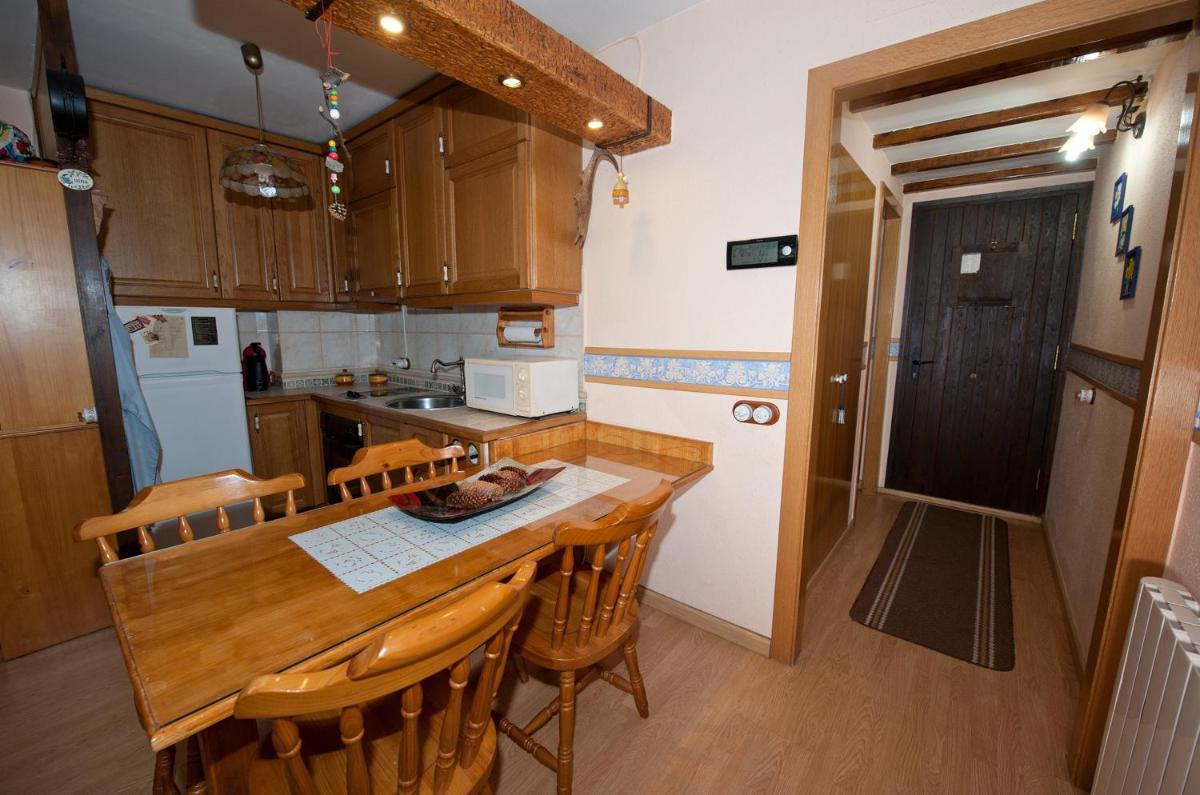 One bedroom appartement with enclosed garden and wifi at Espot view 5