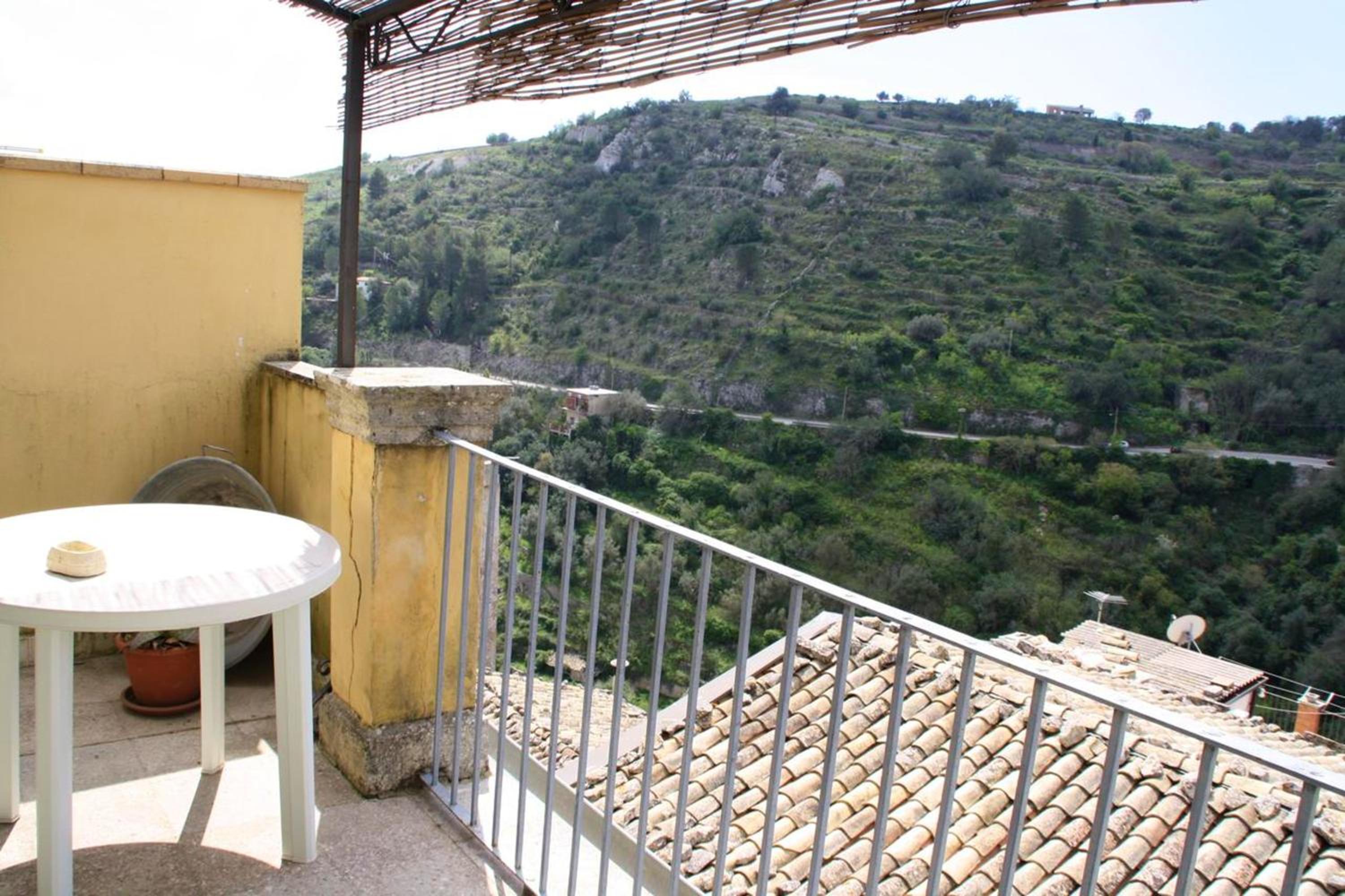 Charming house in Ragusa + view view 4