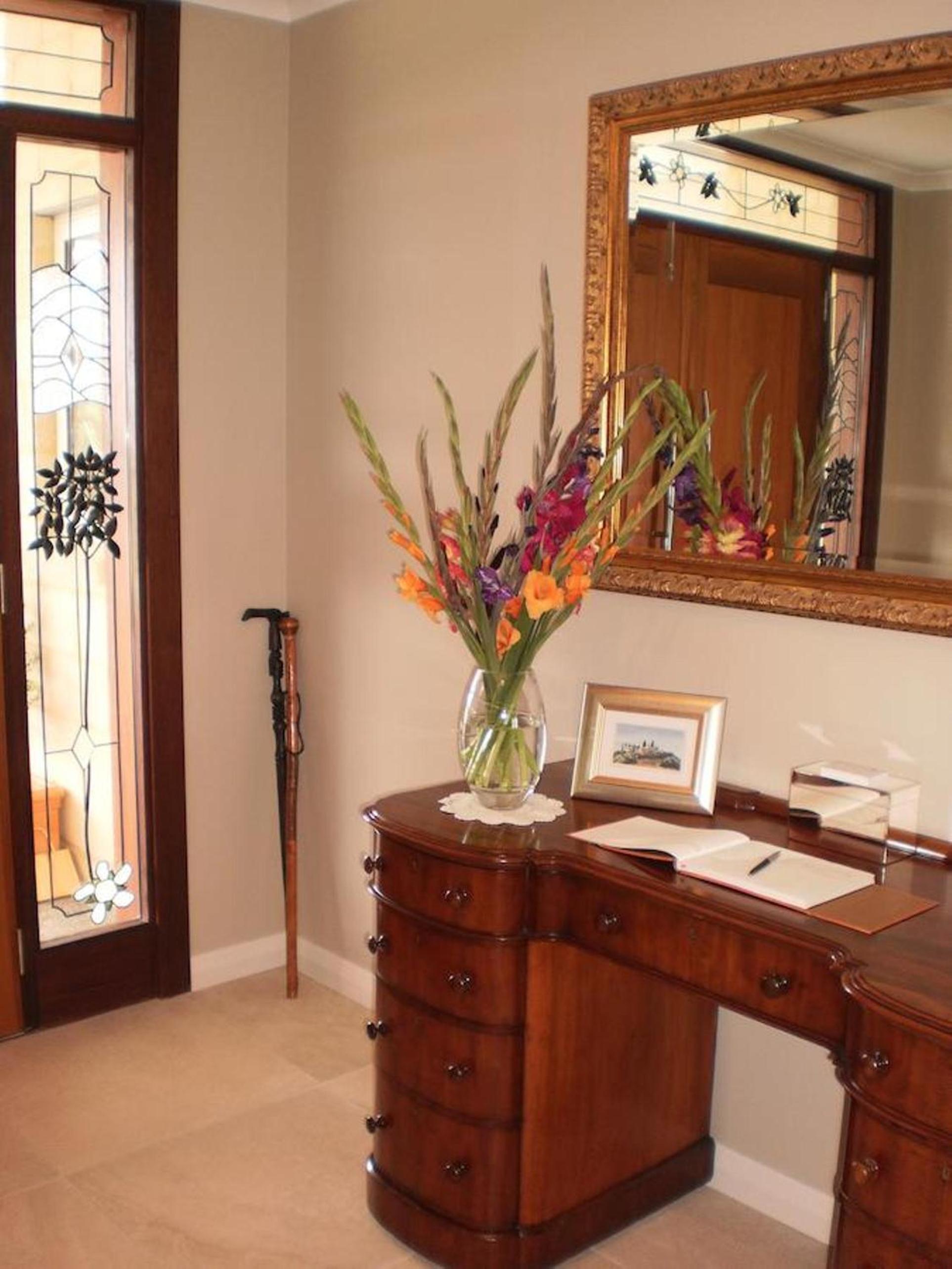Ribbonwood Country House