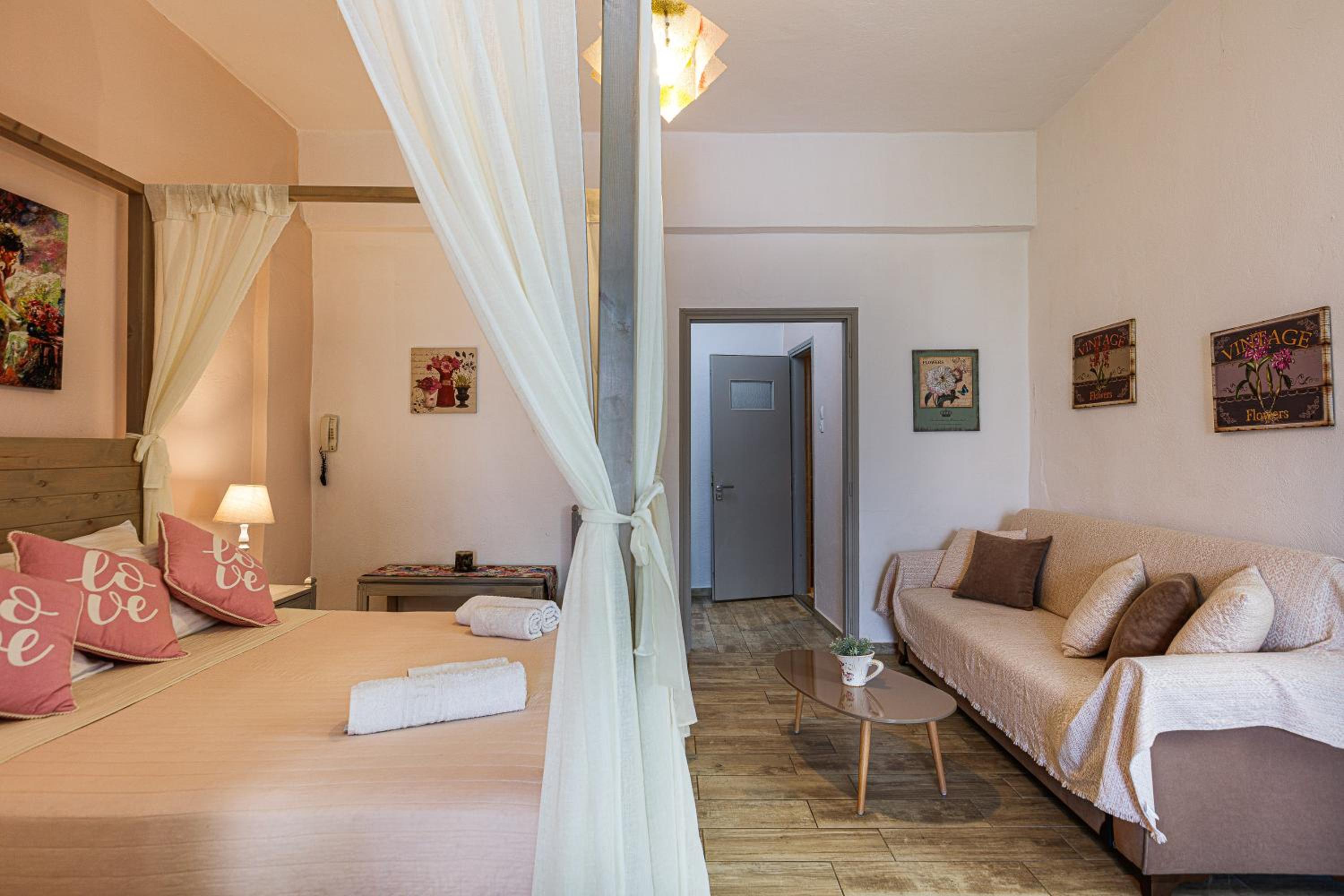 Kasteli Studios & Apartments