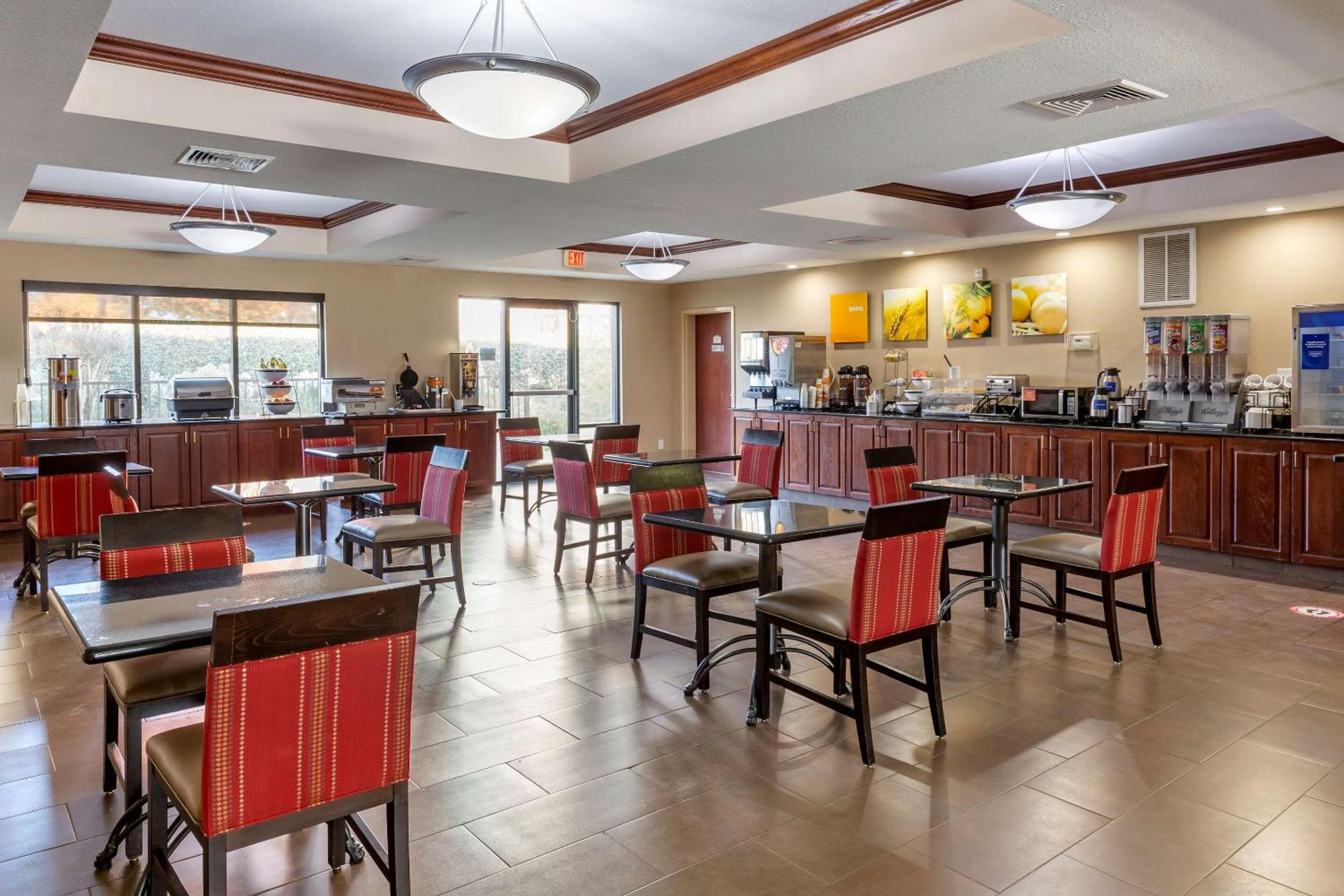 Comfort Inn Smithfield near I-95 view 5