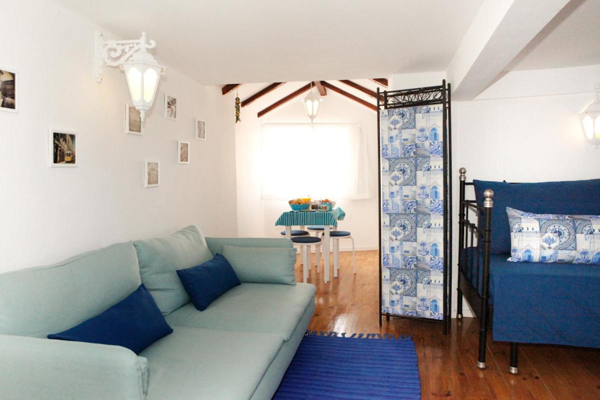 Best Terrace River View Apt in Alfama