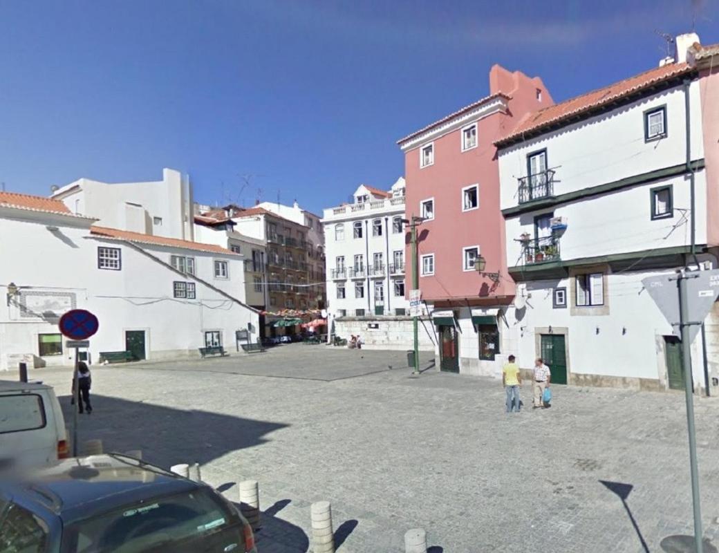 Best Terrace River View Apt in Alfama