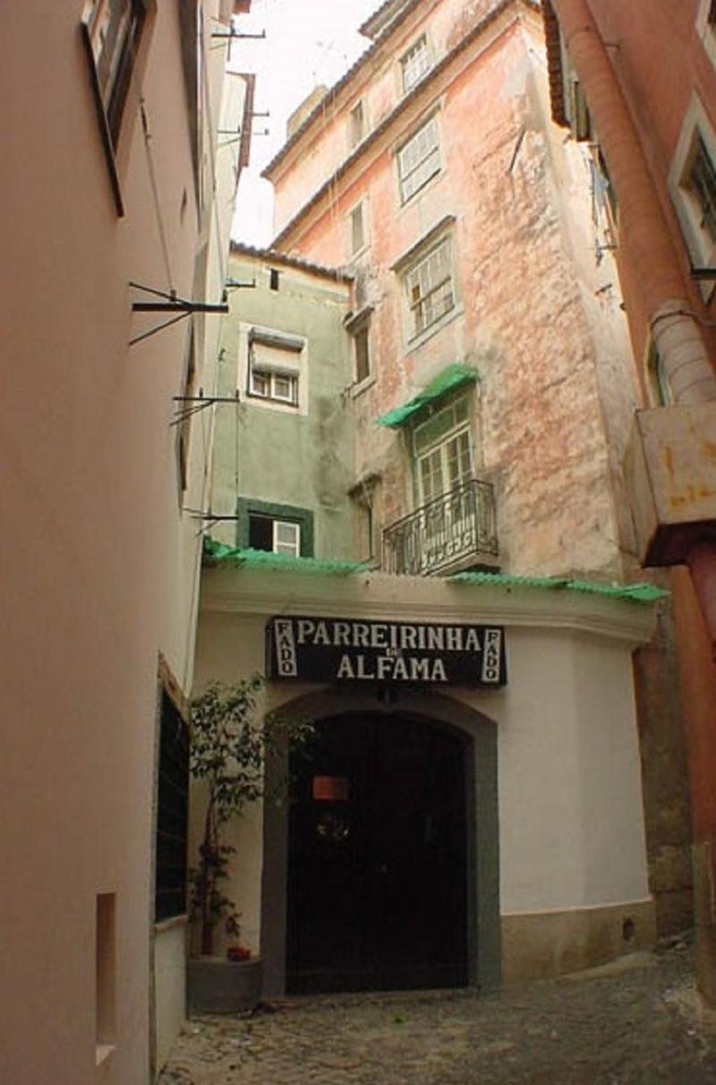 Best Terrace River View Apt in Alfama