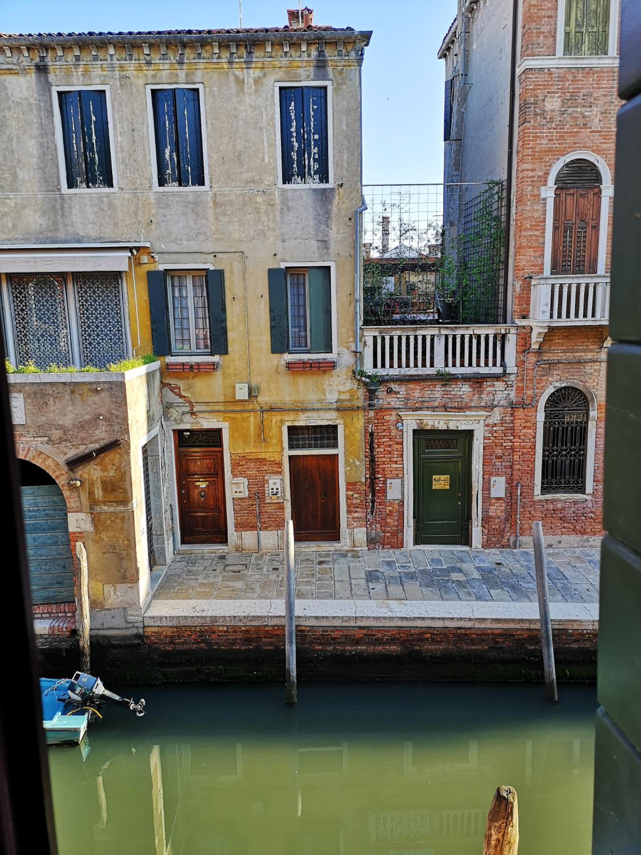 GORGEOUS VENETIAN APARTMENT WITH CANAL VIEW
