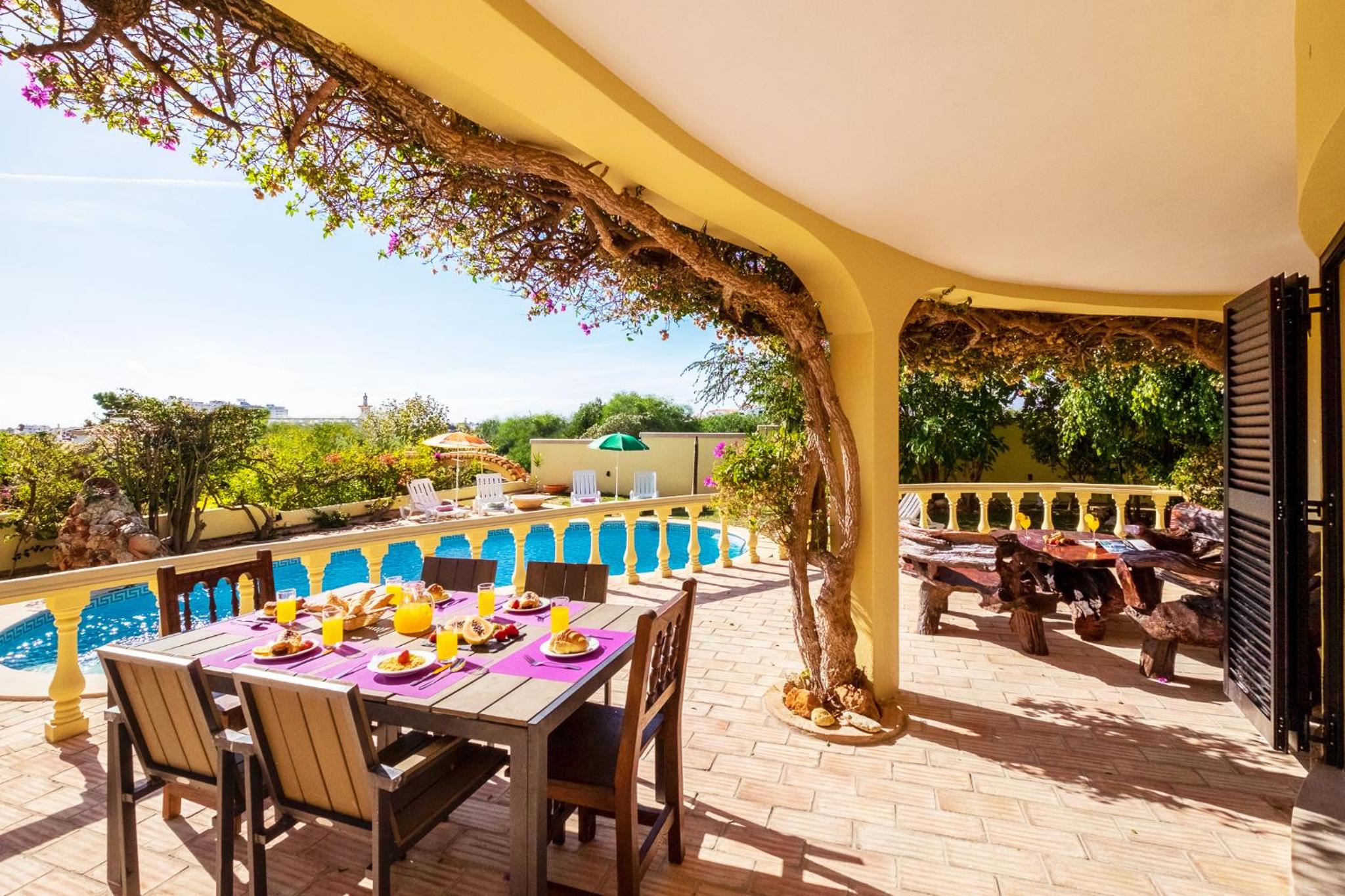 Villa Bantayan - Tranquilidade, Piscina e BBQ em Albufeira