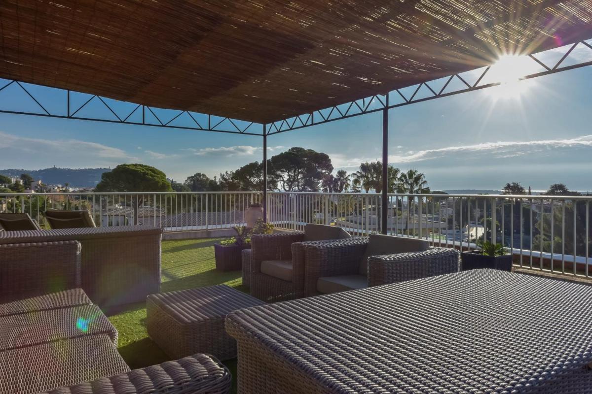 SERRENDY ROOFTOP TERRACE in residential property WITH POOL & SEA VIEW ! view 3
