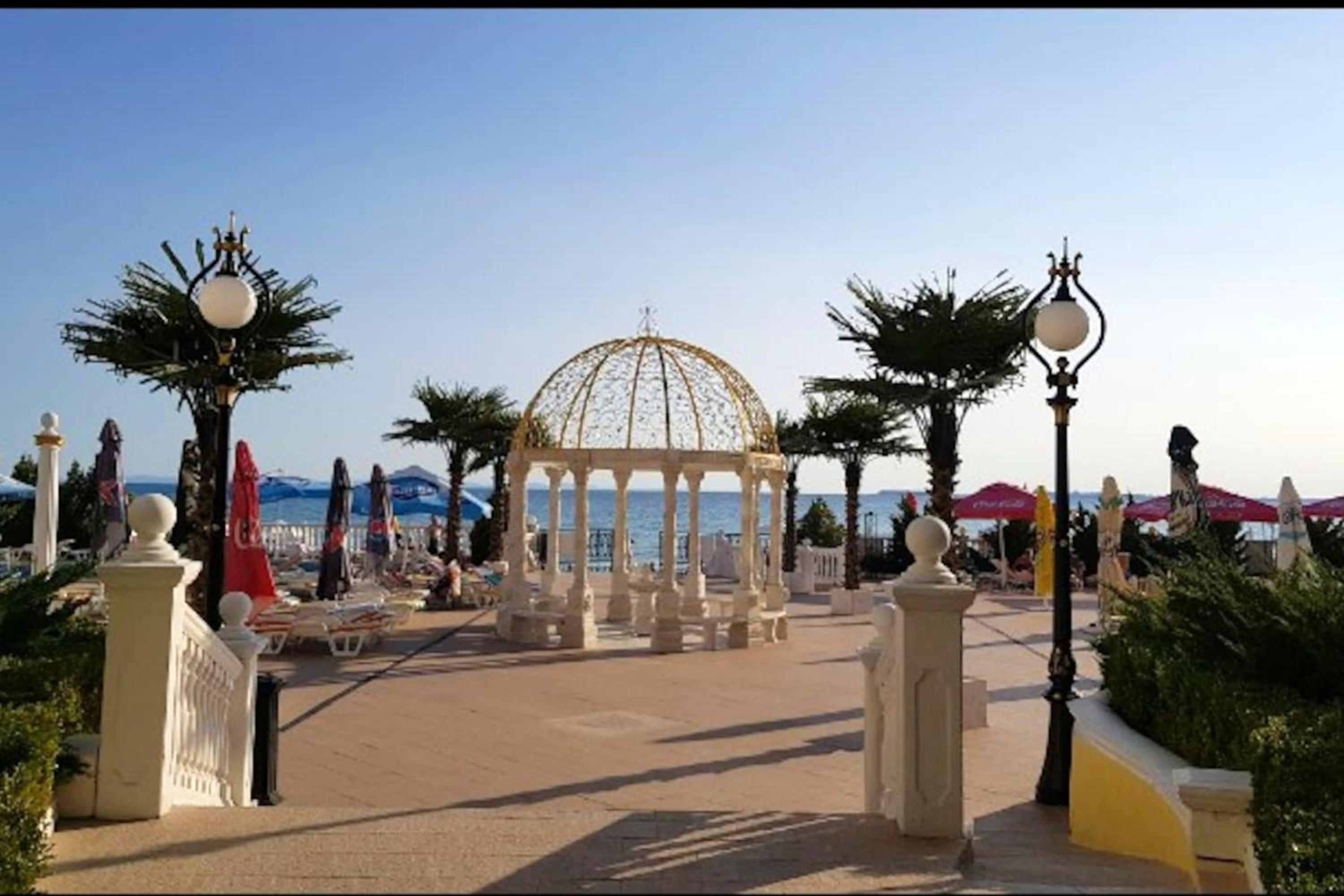 Coastal Studio with Sea View in Elenite, 40m² + Pool