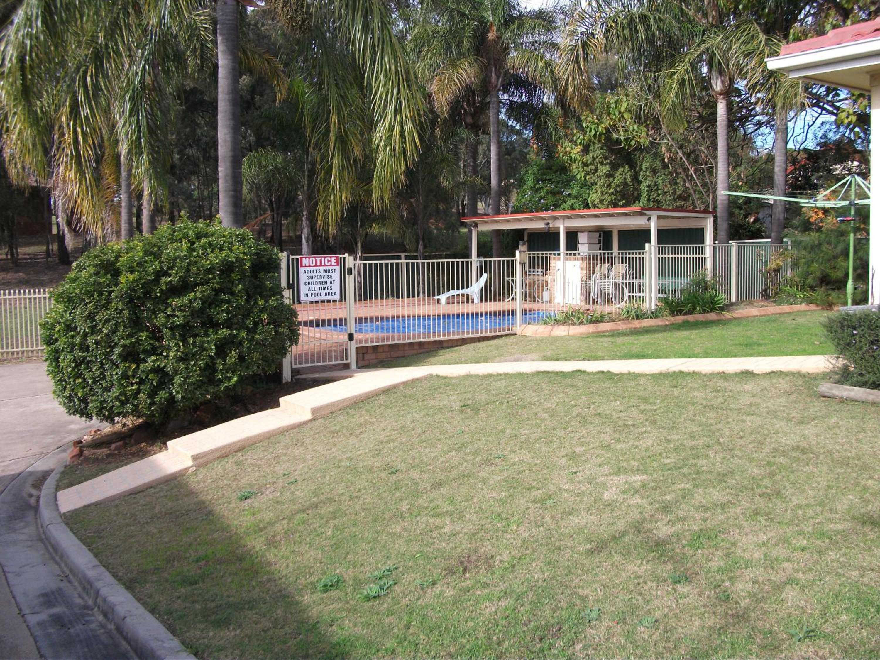 Baybrook Motor Inn
