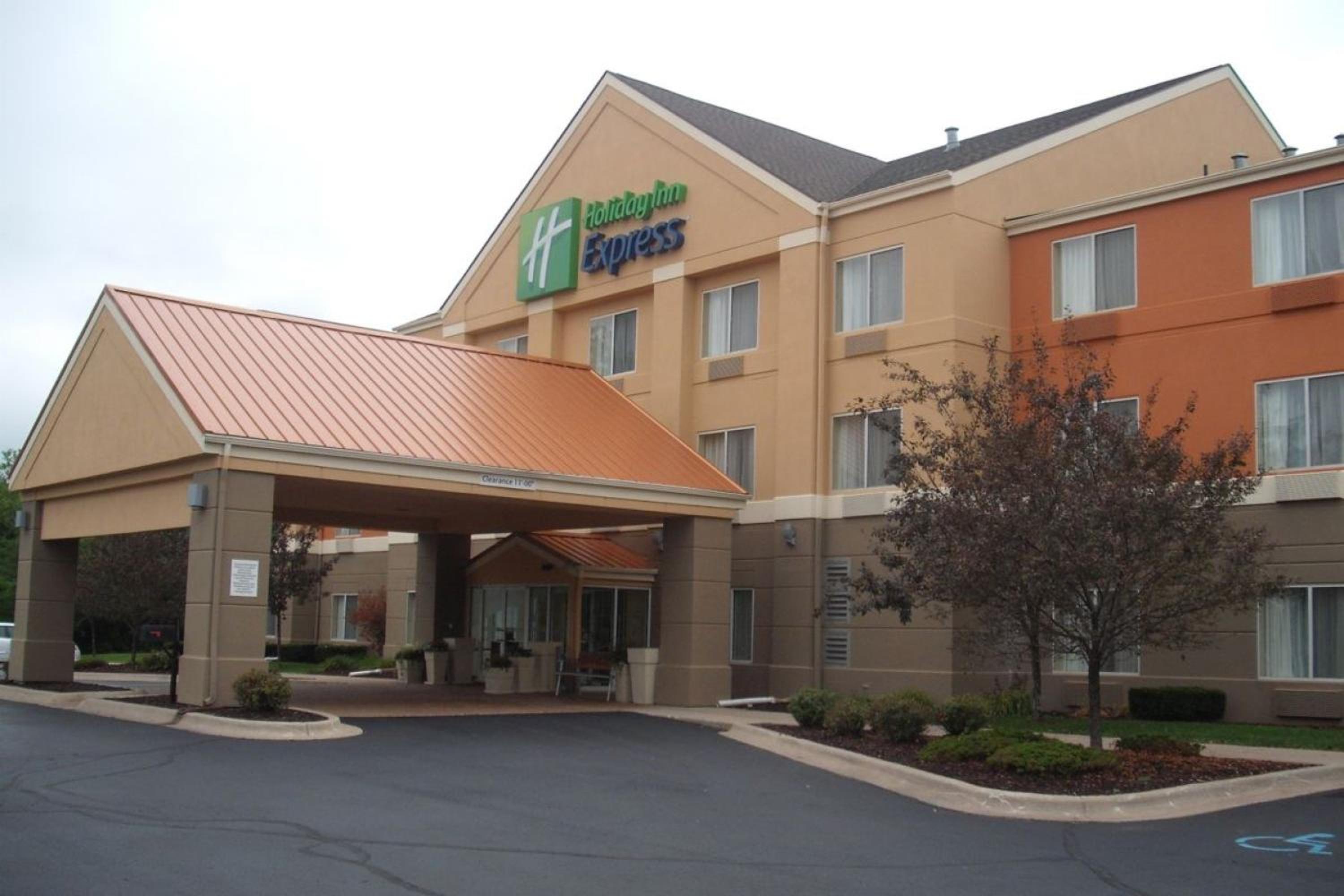 Hotel Holiday Inn Express Lapeer By Ihg