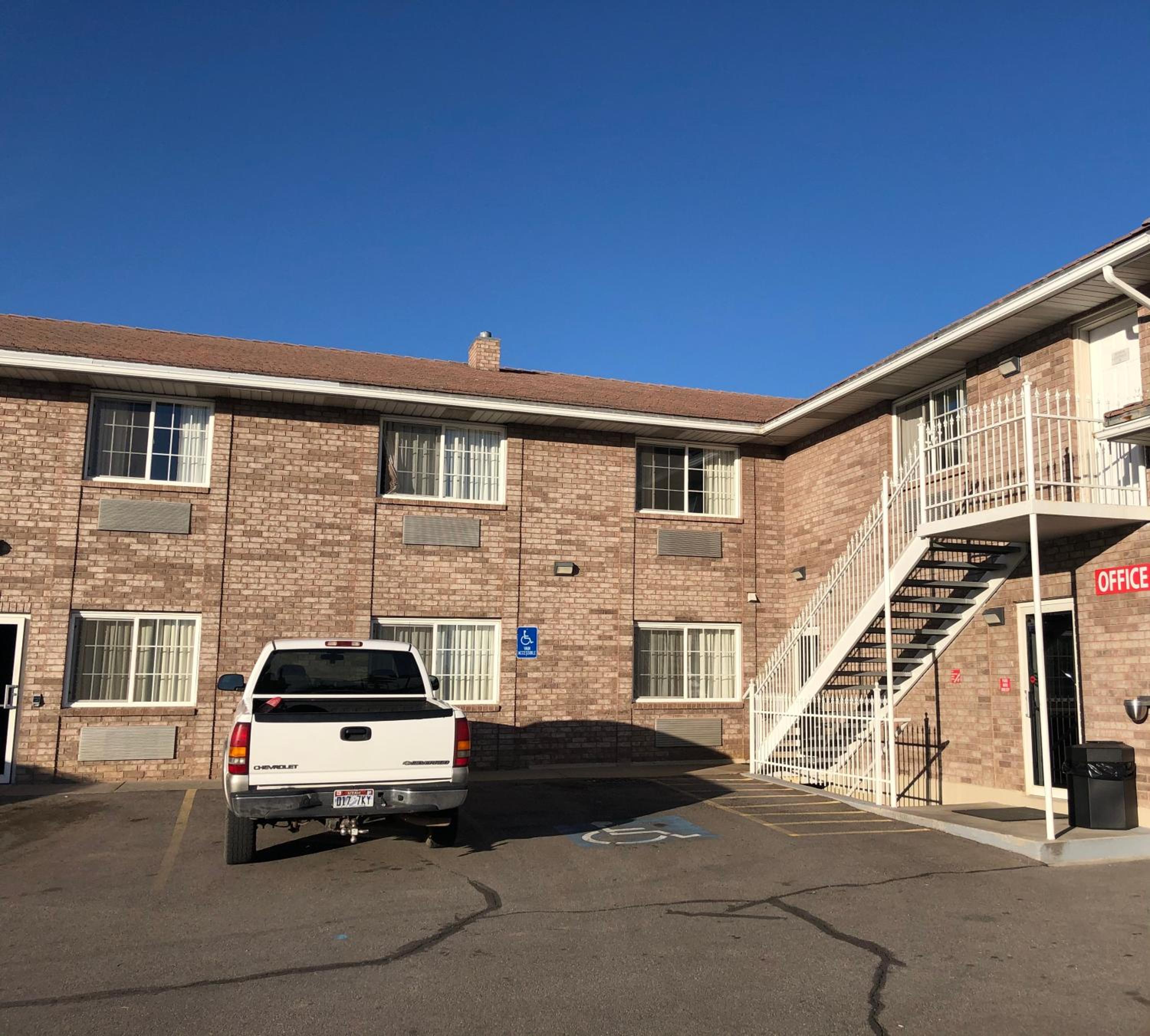 Ameri-Stay Inn  Suites - Property Image 17