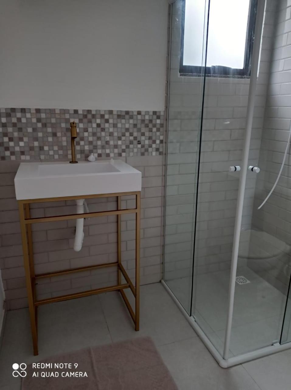 Casa com dois pavimentos nova, em Mariscal