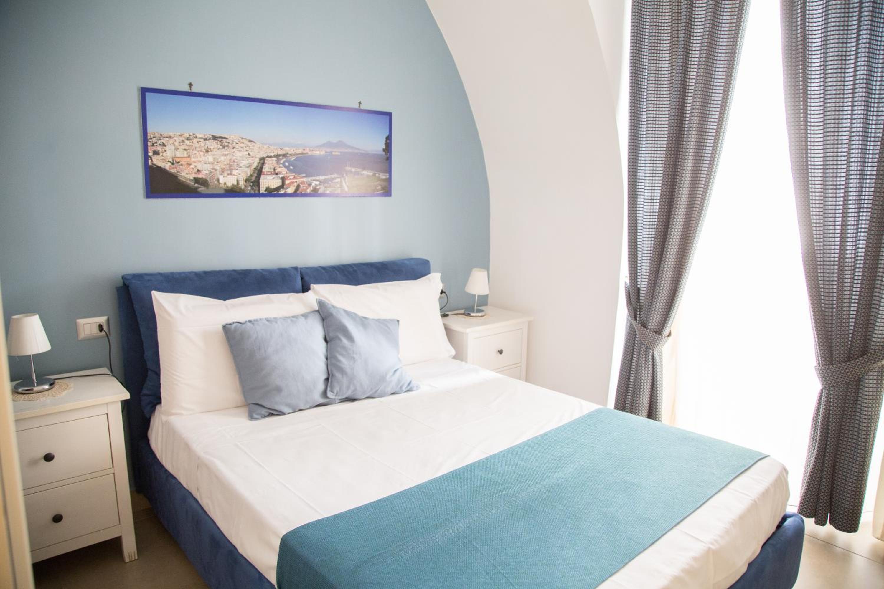 Chiaia Suites