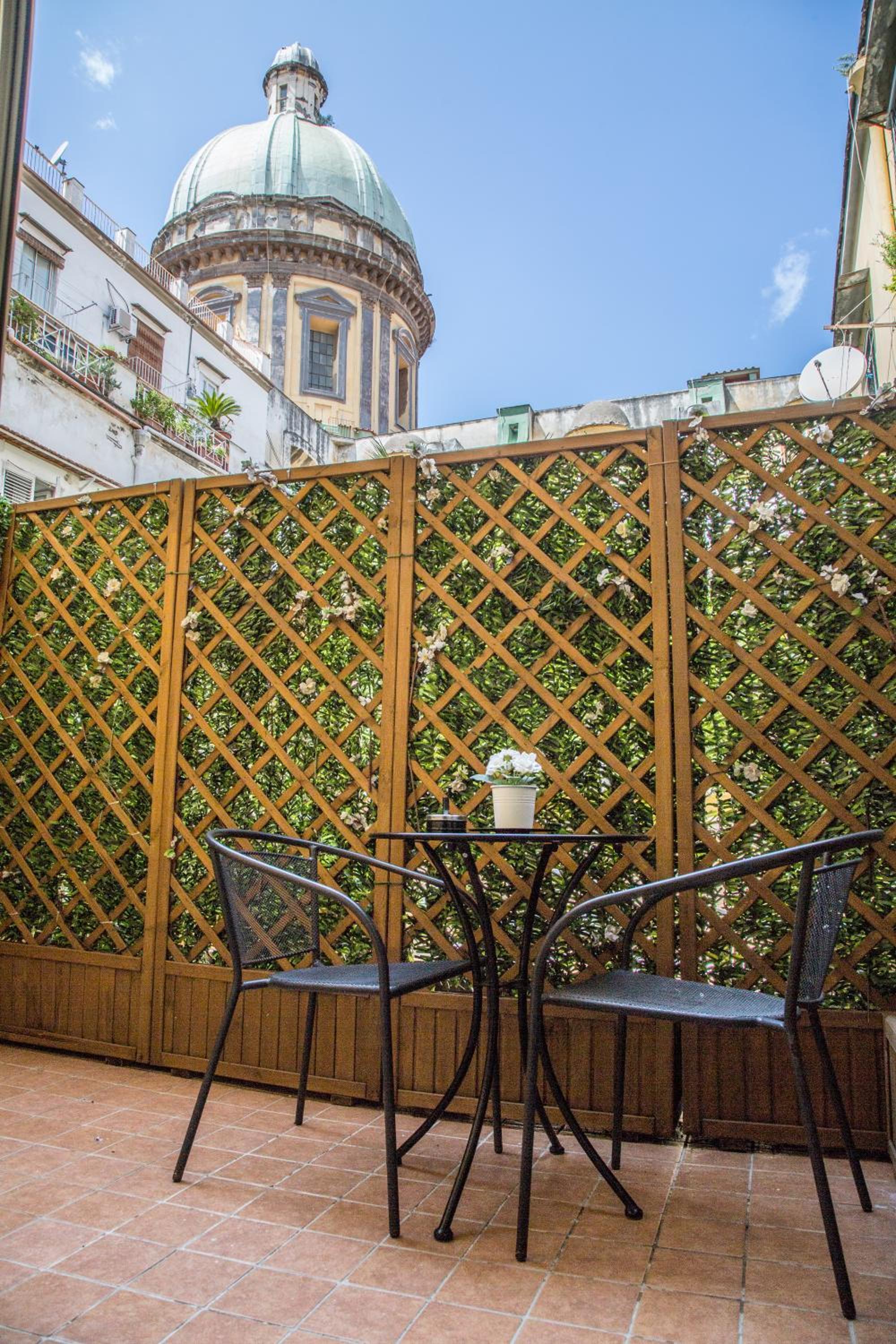 Chiaia Suites