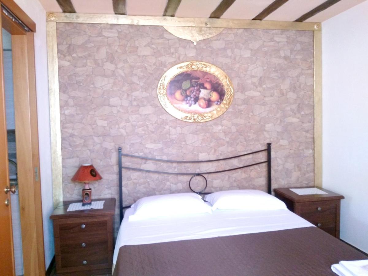 One bedroom appartement with sea view shared pool and enclosed garden at Reitano 5 km away from the beach