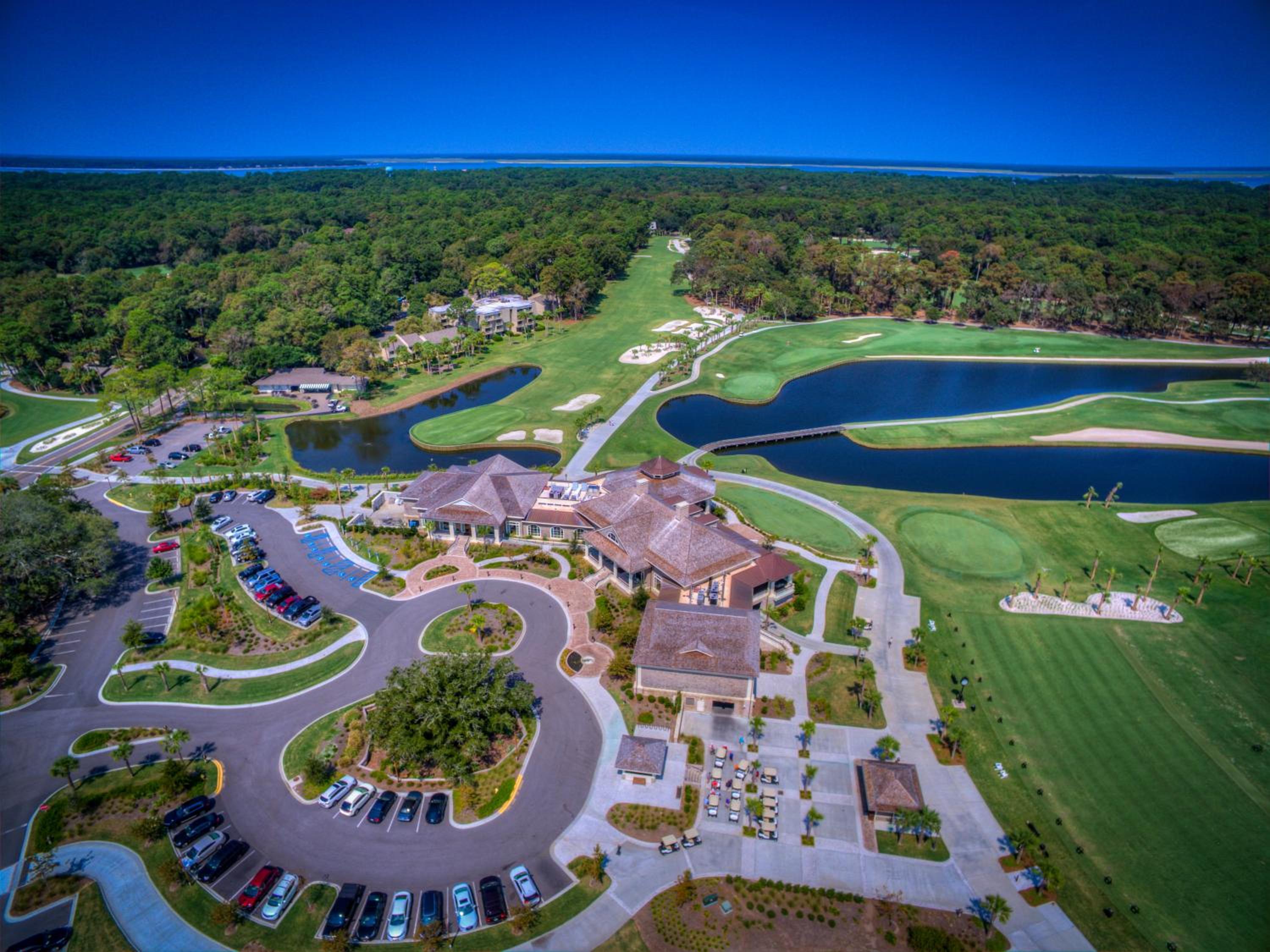 2365 Racquet Club 2 BR 2 BA condo Sea Pines Resort Near Harbourtown Free Tennis and Pool view 3