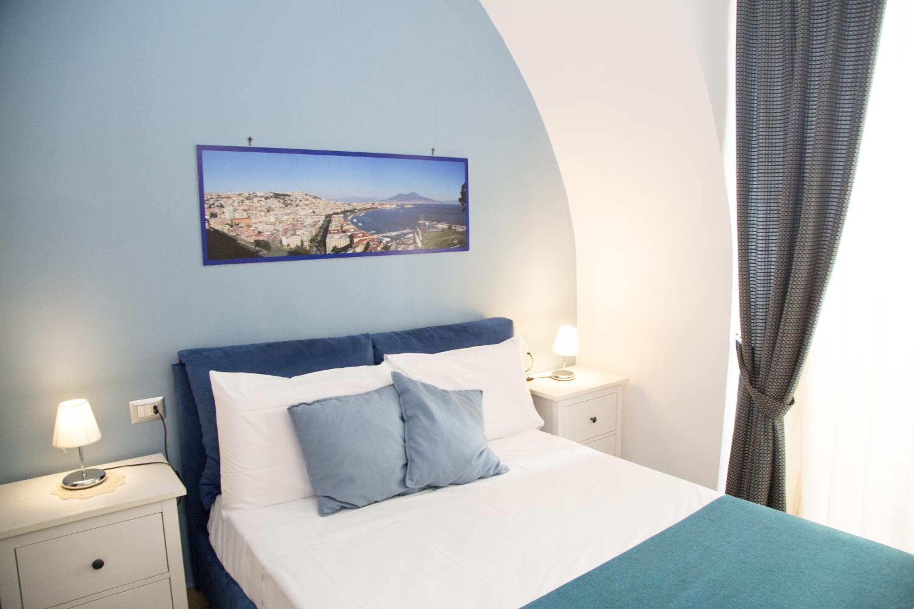 Chiaia Suites
