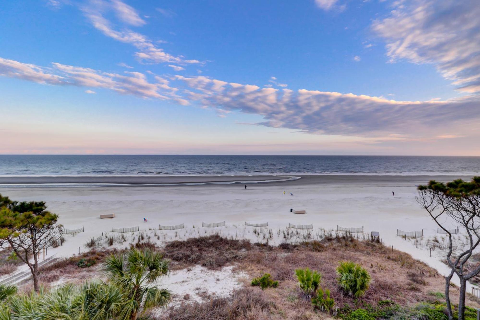 Gorgeous Views 4th Floor Direct Oceanfront Condo Updated with New furniture New floors