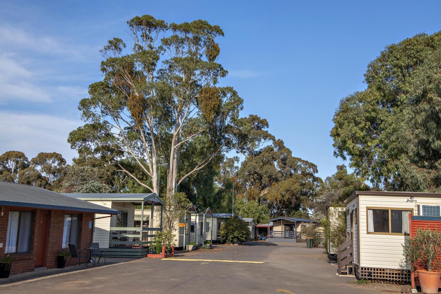 Golden Country Motel and Caravan Park