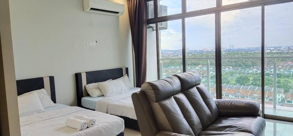 PALAZIO CONDO (MOUNT AUSTIN)