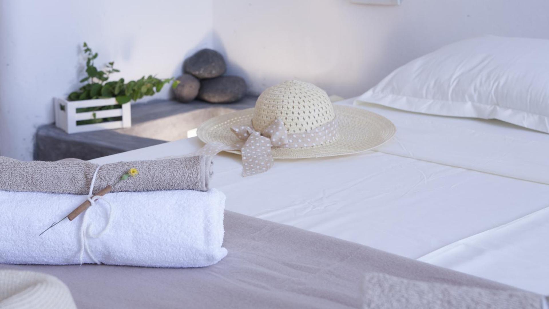 Oia, Finikia Cave House photo 3