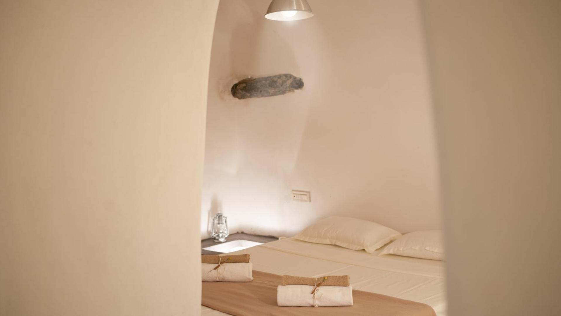 Oia, Finikia Cave House photo 2