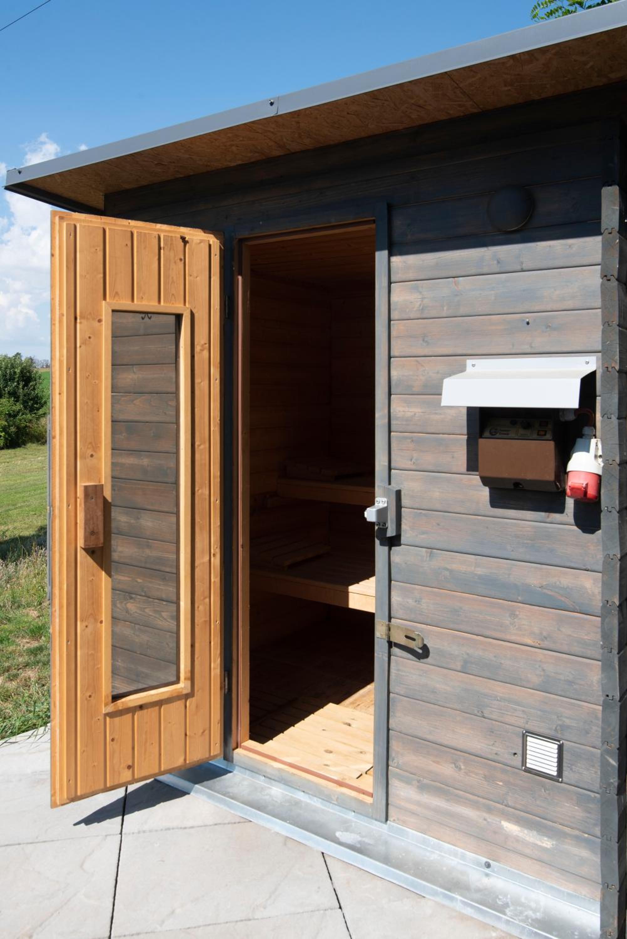 Wellness bungalov - vodní nádrž Slapy - 40km od Prahy