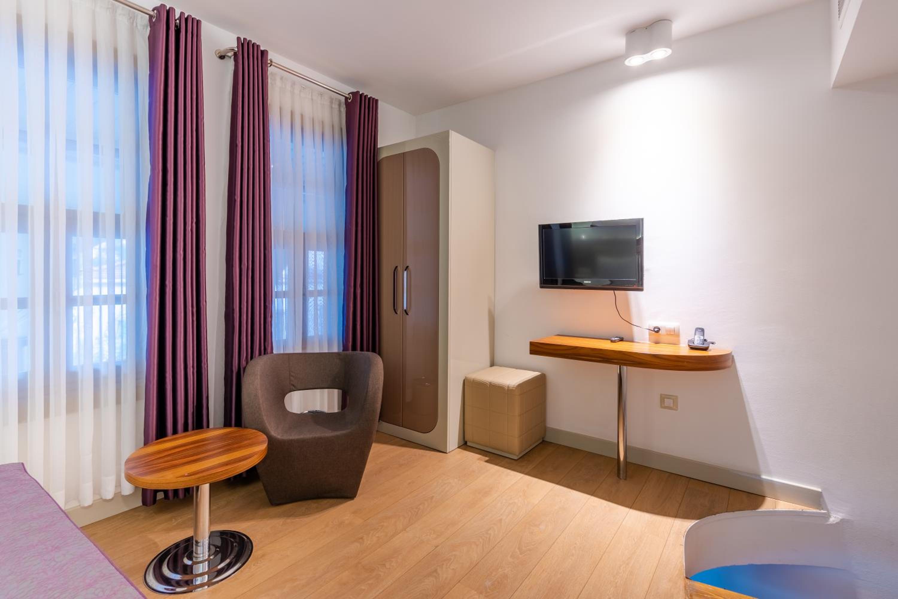 Puding Hotel - Image 46