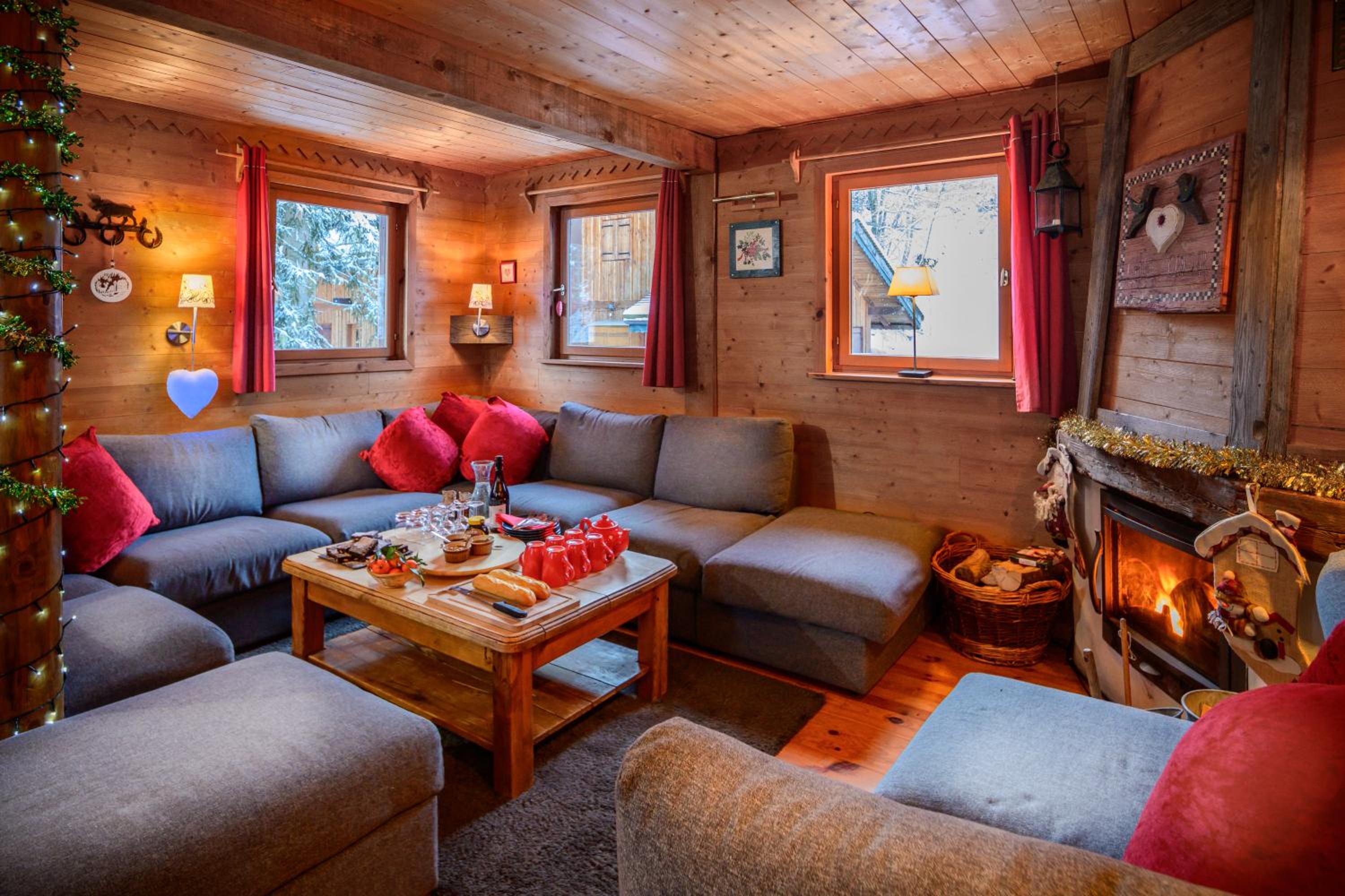 Chalet Côté Cœur, La Tania, with Outdoor Hot Tub and 7 Ensuite Rooms view 3