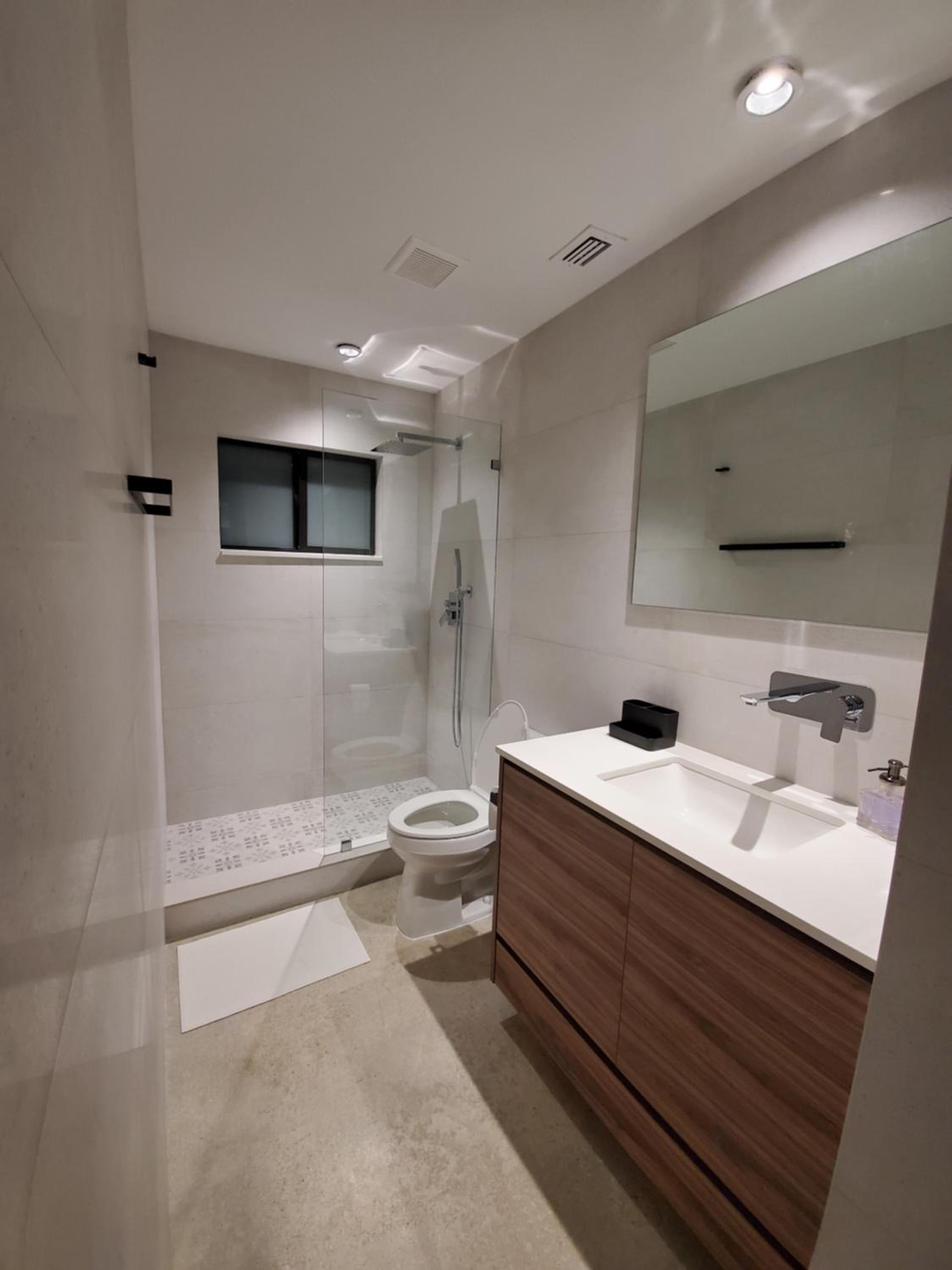 Design District by Midtown, Wynwood, Brickell, 10 min to the Beach, FREE PARKING
