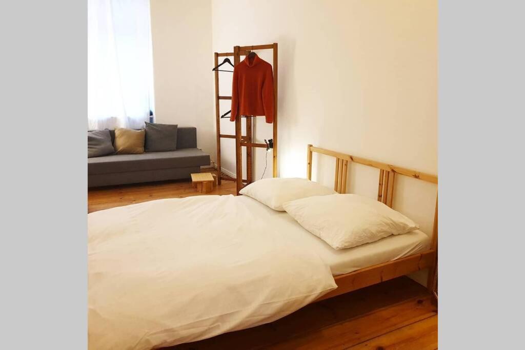 2 Room apartment in center Friedrichshain photo 2