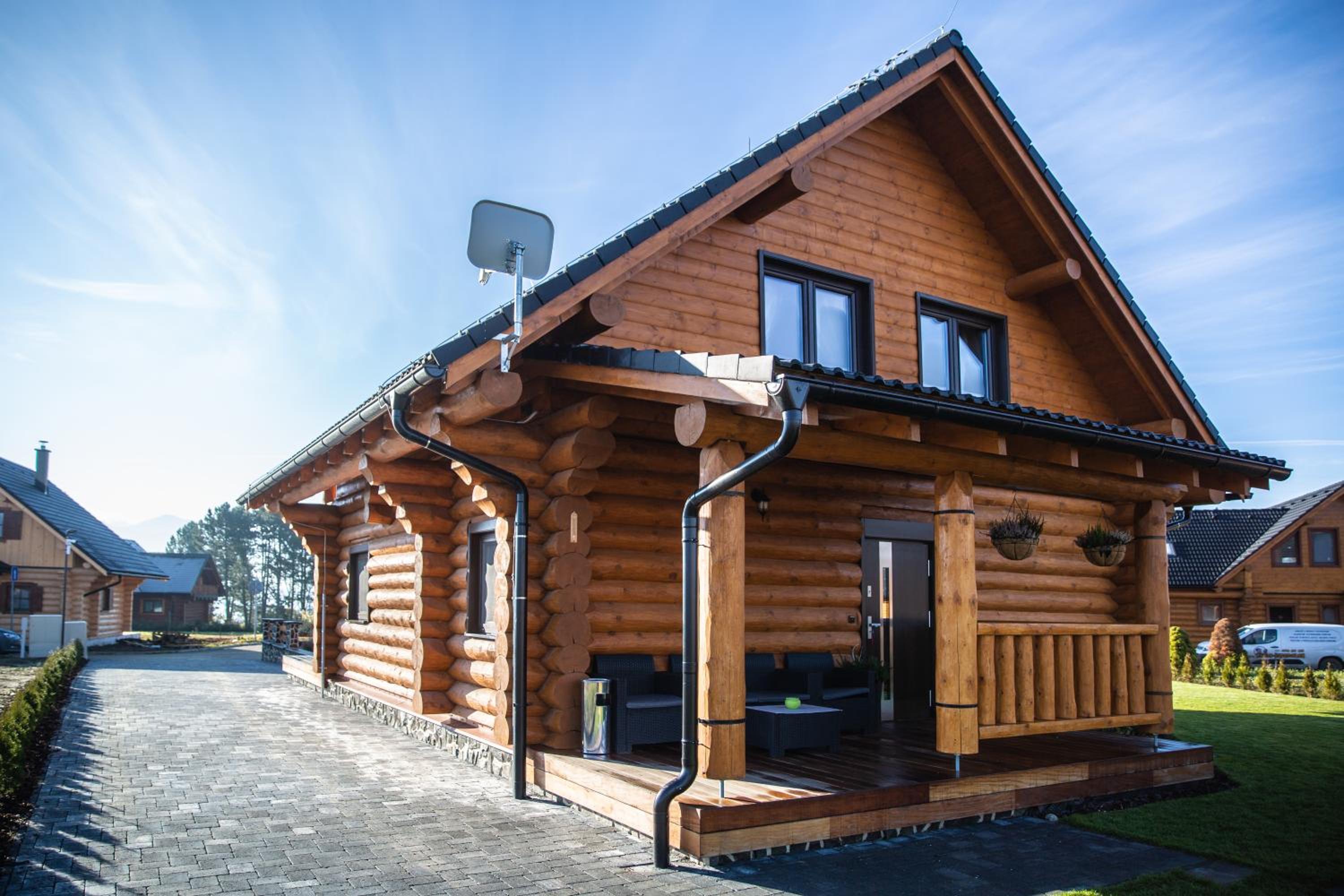 Zrúboček / Log Cabin view 3