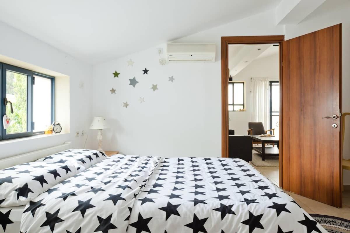 Judith's Place - Stylish Apartments view 4