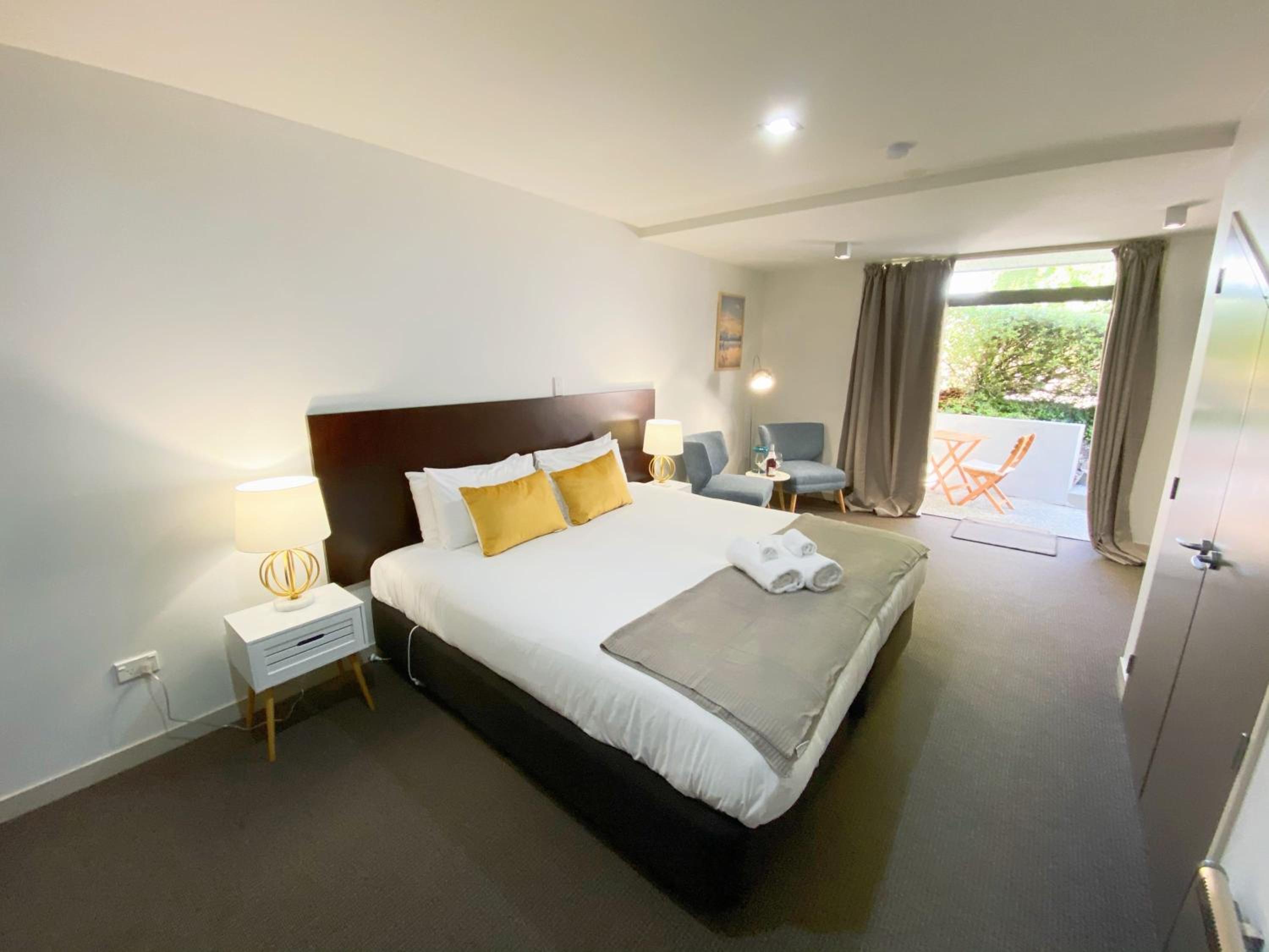 Tekau A charming, quiet and spacious studio view 3