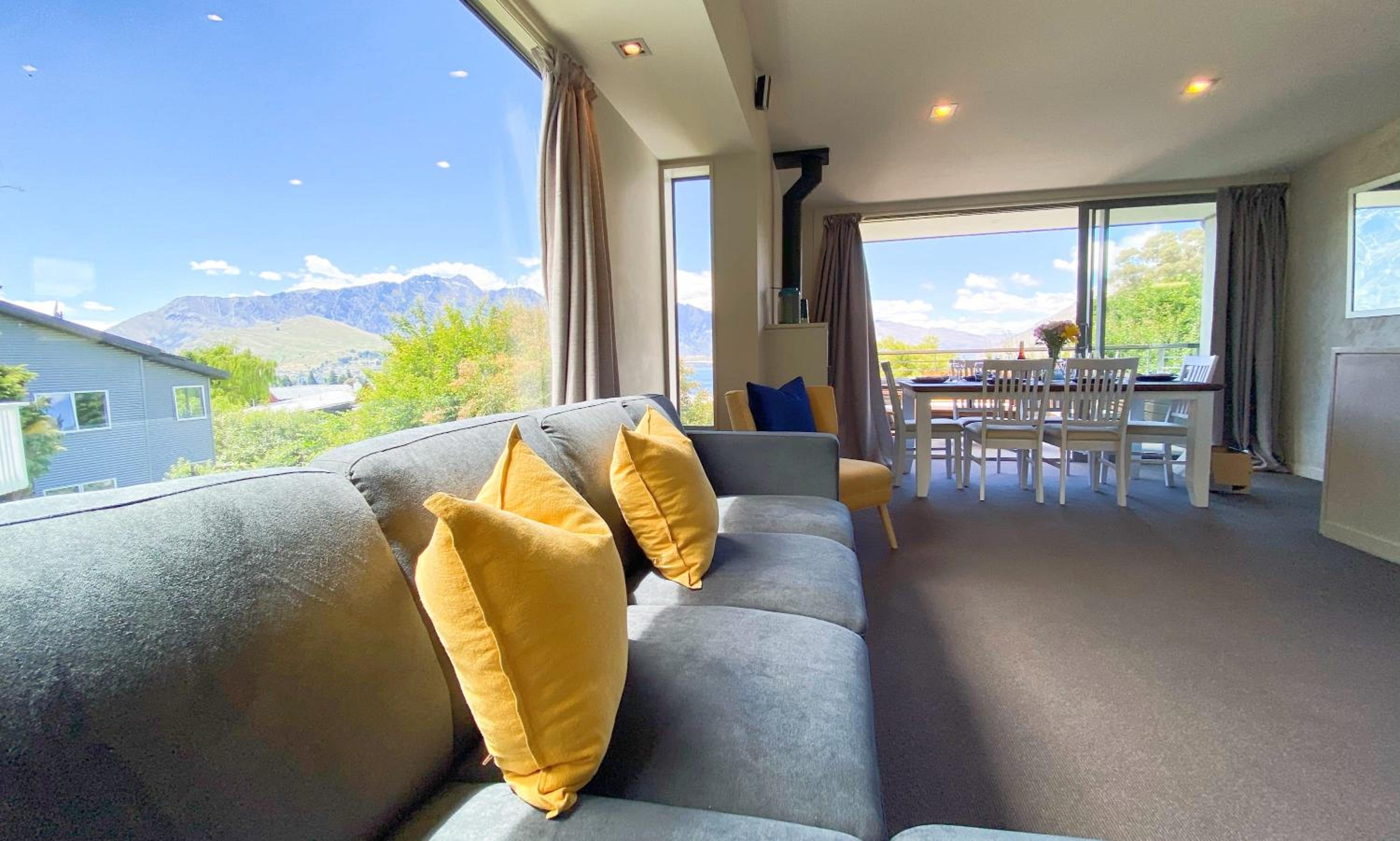 Tekau Family Apartment - Luxe, Comfort and Gorgeous Views view 5