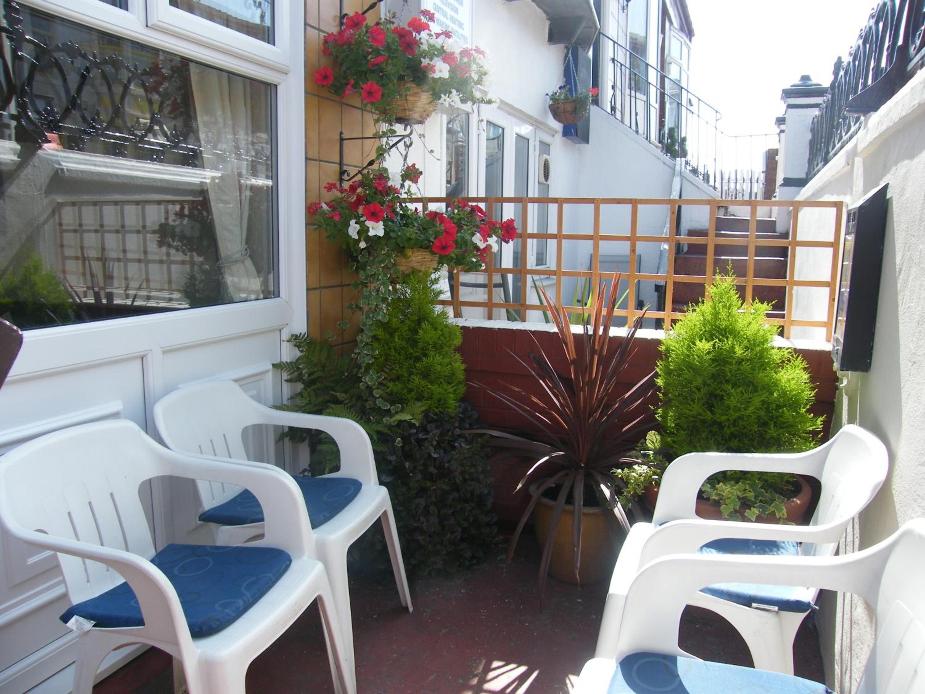 Alondra Hotel