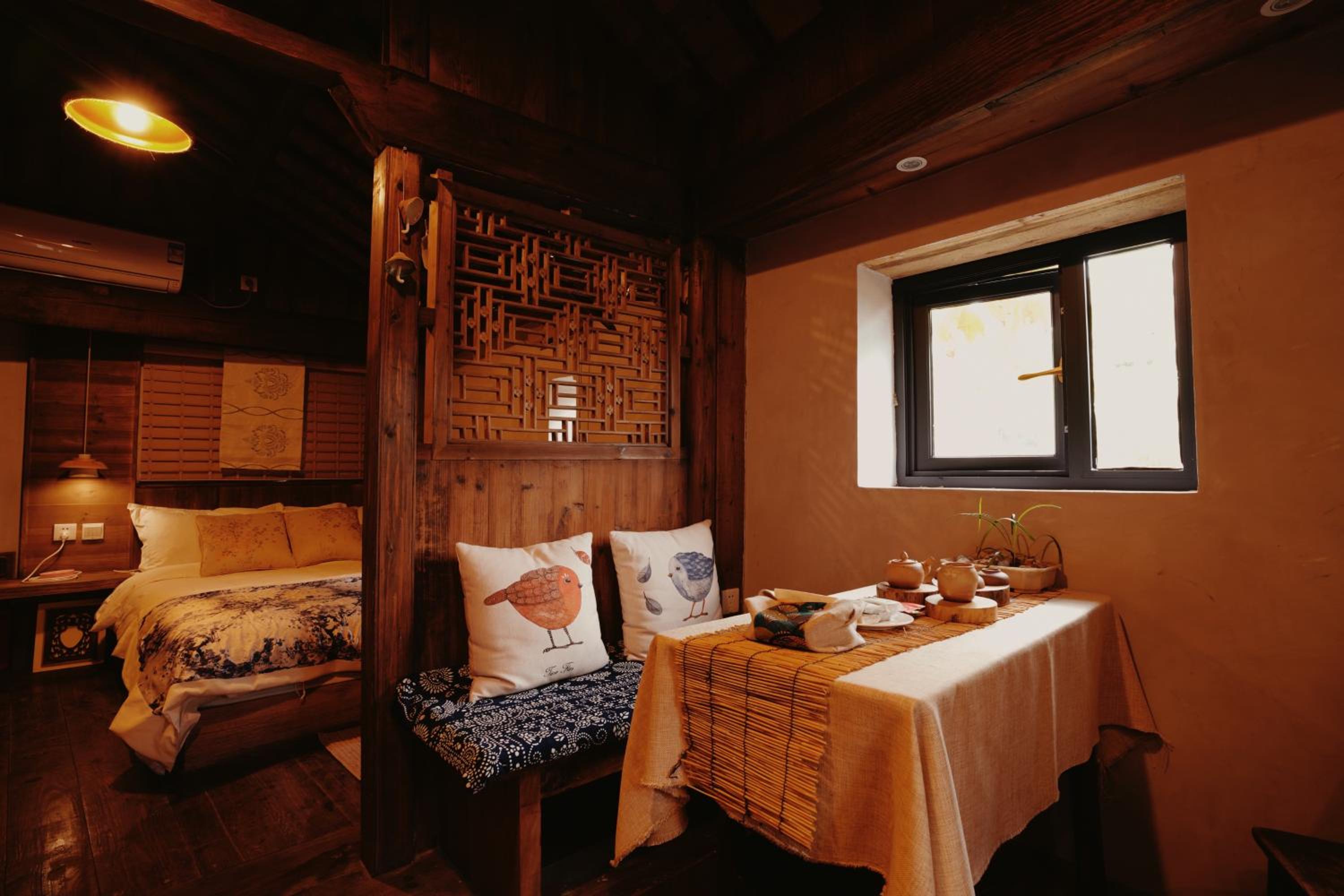 WuYuan QiYe YanXiang Guesthouse