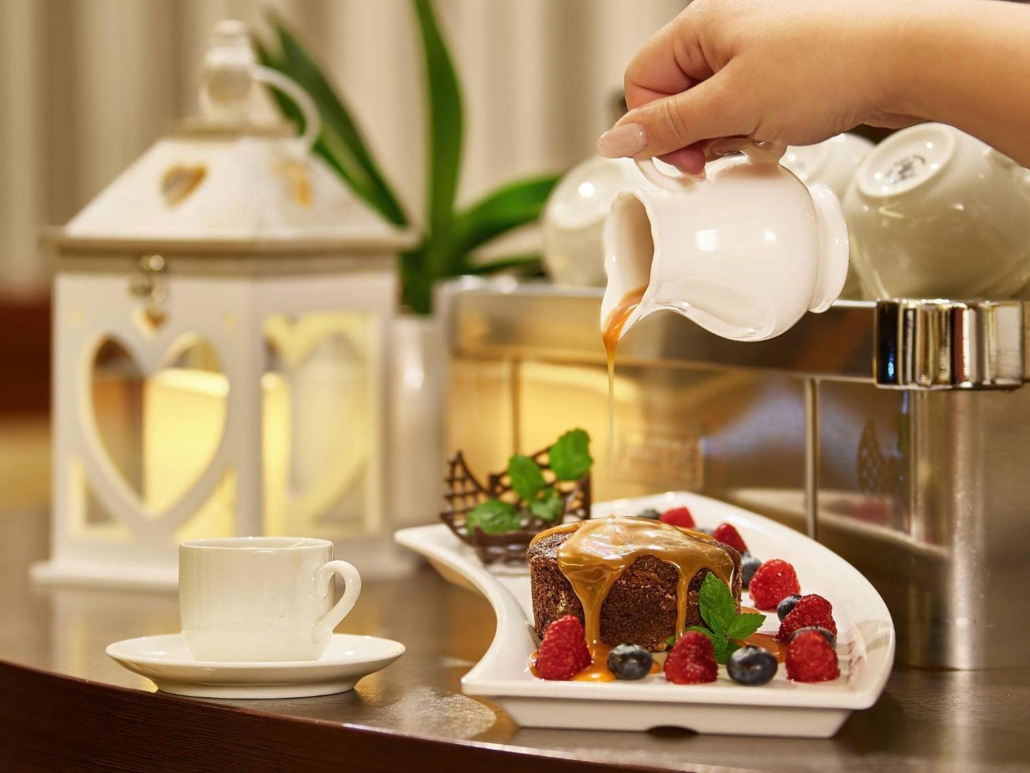 breakfast buffet