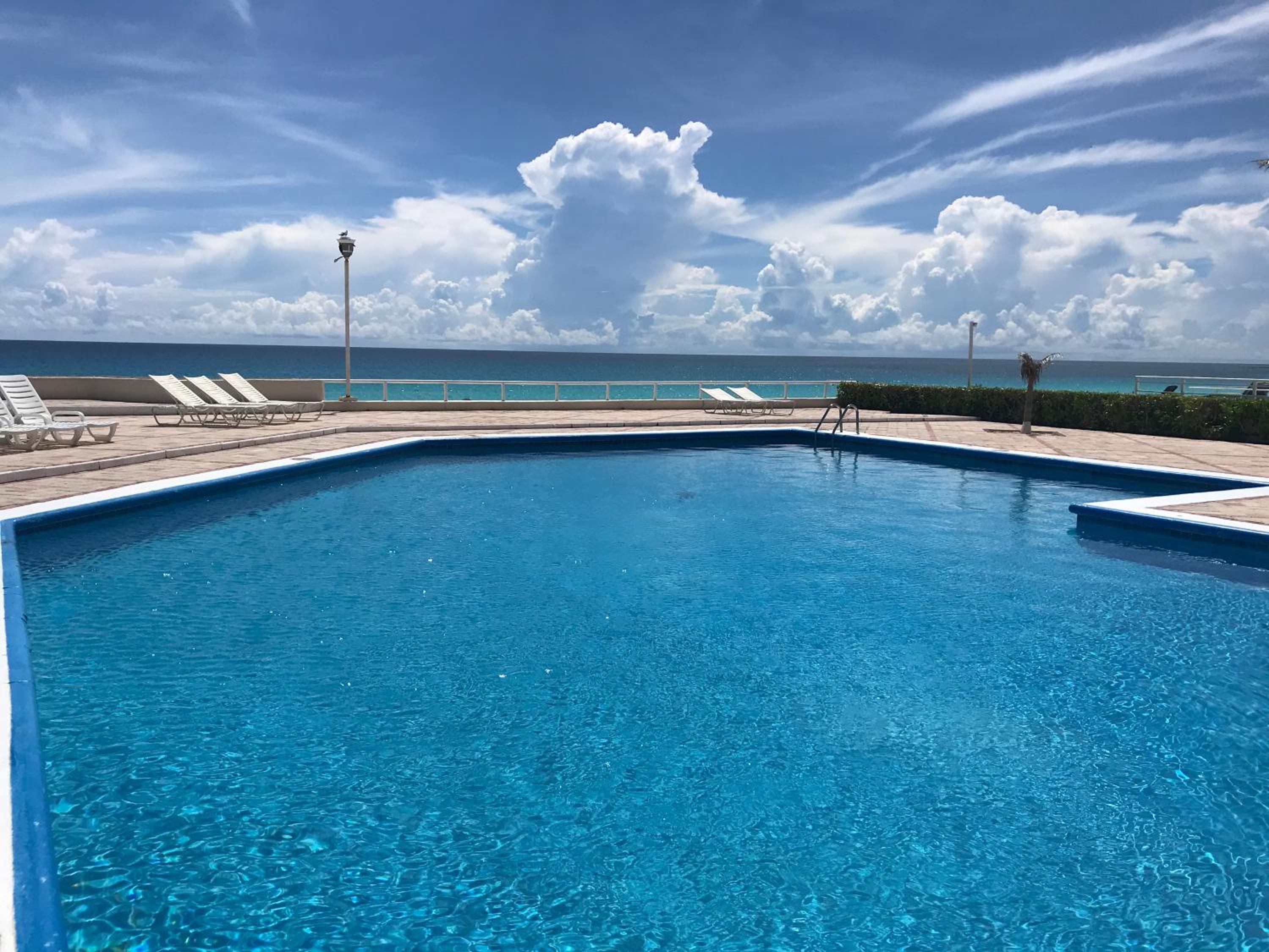 Brisas Shores Beach & OceanFront Apartments 1 or 2 bedrooms Cancun Hotel Zone